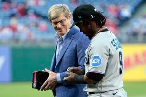 Nationals, fans give Jean Segura an ovation in first at-bat following son's  death - The Washington Post