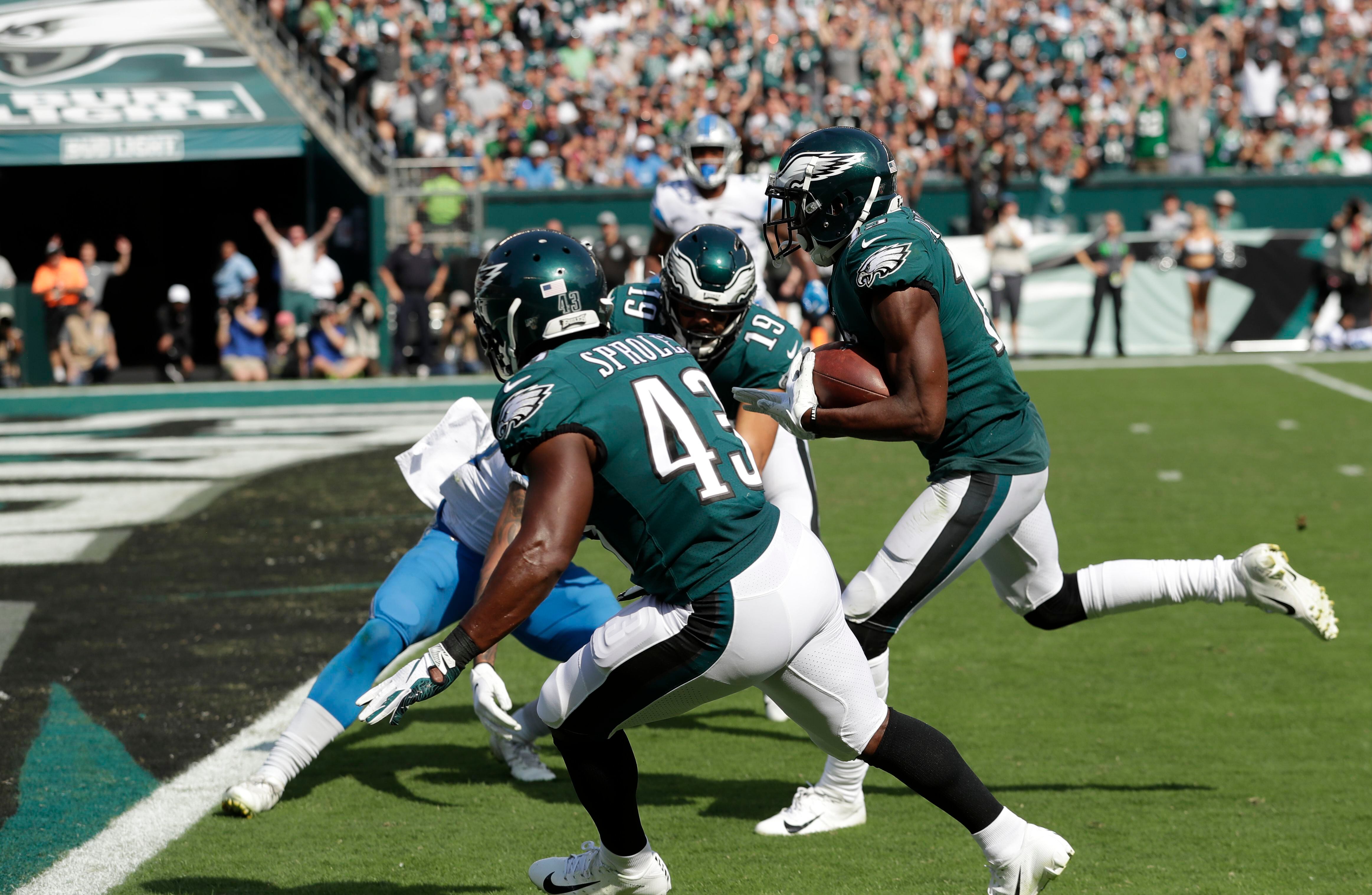 Carson Wentz Hits Darren Sproles For Sick 73-Yard Touchdown (Video)