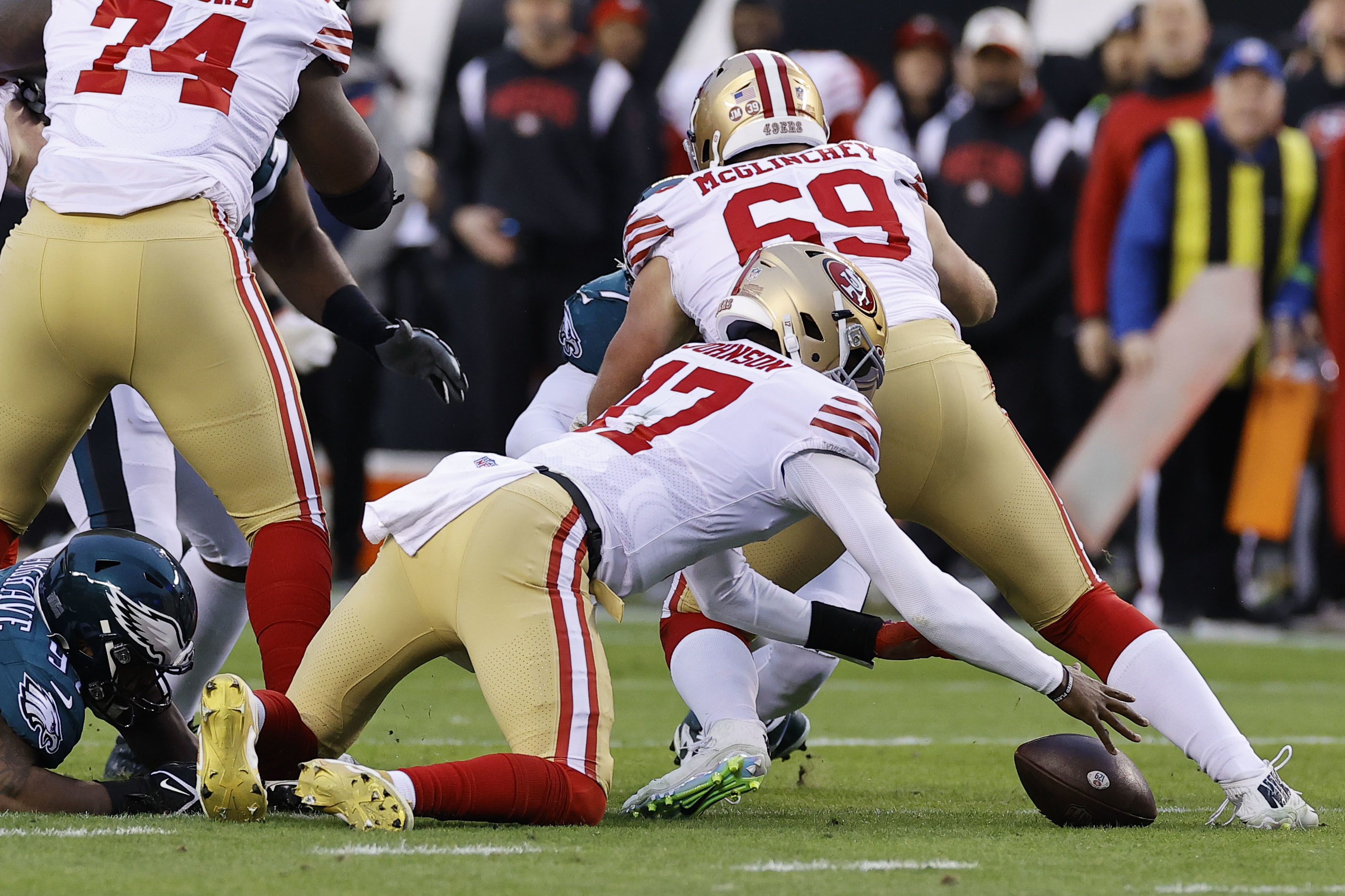 It's a Philly Thing! San Francisco 49ers Routed by the Philadelphia Eagles,  31-7 – Los Angeles Sentinel