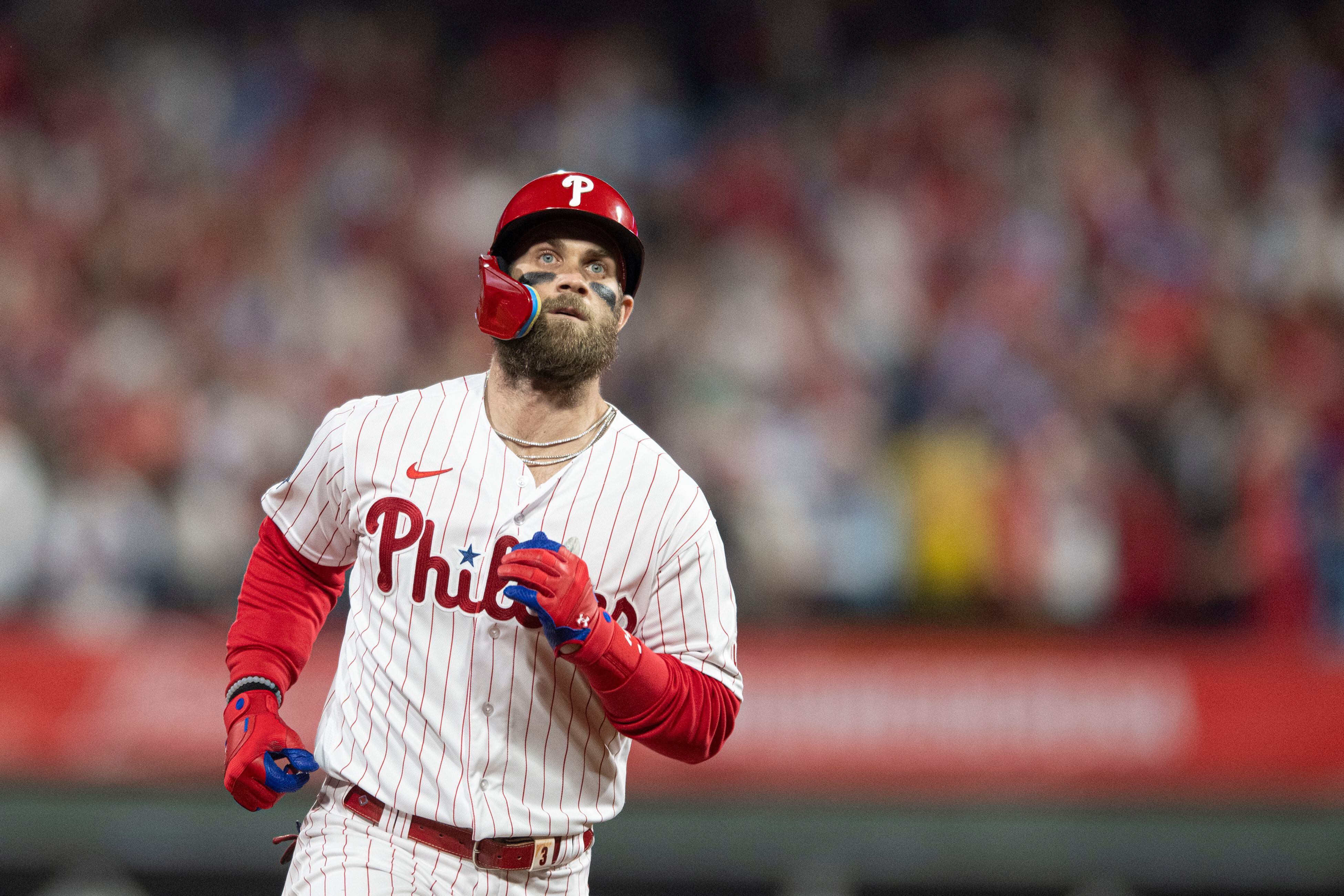 Philadelphia Phillies: Bryce Harper honors Roy Halladay