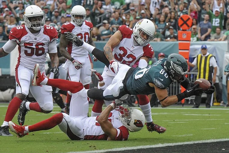 Eagles get sloppy after stellar start, lead 21-7 at the half