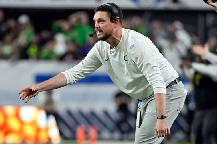 Oregon coach Dan Lanning calls out during the second half of the team's Pac-12 championship NCAA college football game against Washington on Friday, Dec. 1, 2023, in Las Vegas. (AP Photo/David Becker)