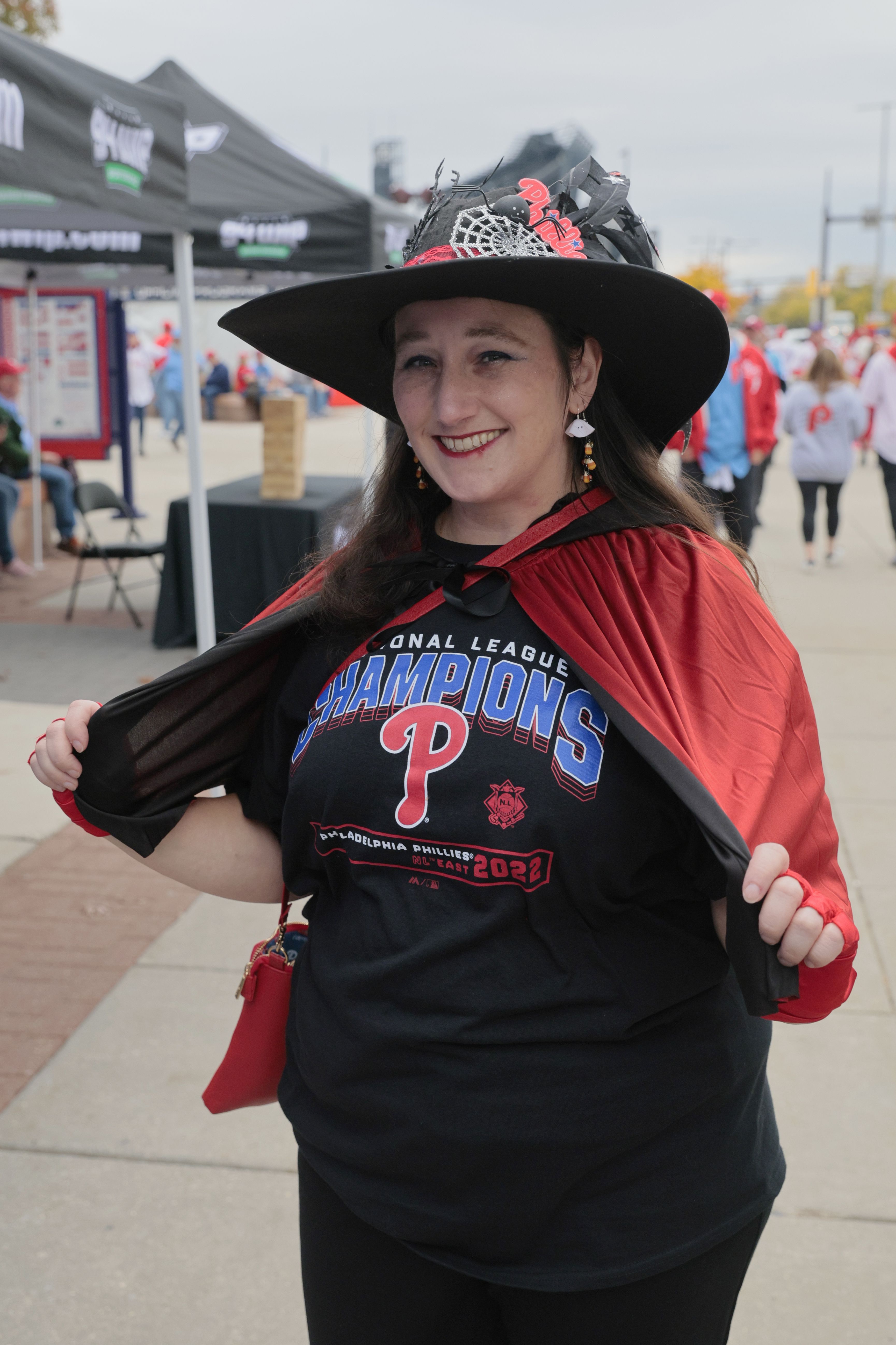 Philadelphia Phillies on X: Final day of #12DaysofPhillies, get 40% off  ladies merchandise at @PhilliesMCS! RT for chance to win this #Phillies  Dooney & Bourke bag!  / X