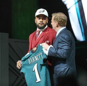 With the 36th pick in the SB Nation 2017 re-draft, the Bears take Derek  Barnett - Windy City Gridiron