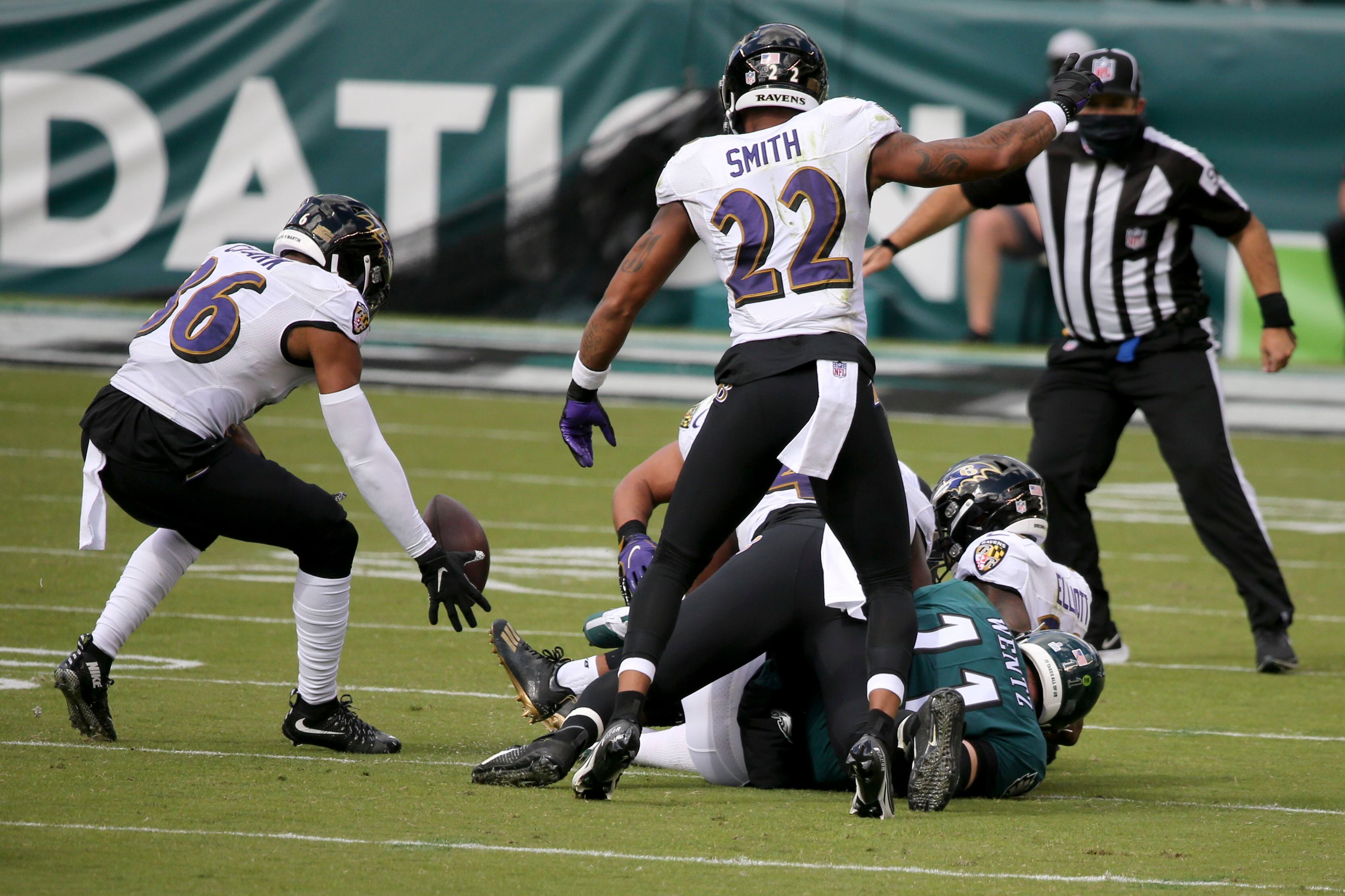 Philadelphia Eagles rally, but Carson Wentz can't do it all in 30-28 loss  to Baltimore Ravens 