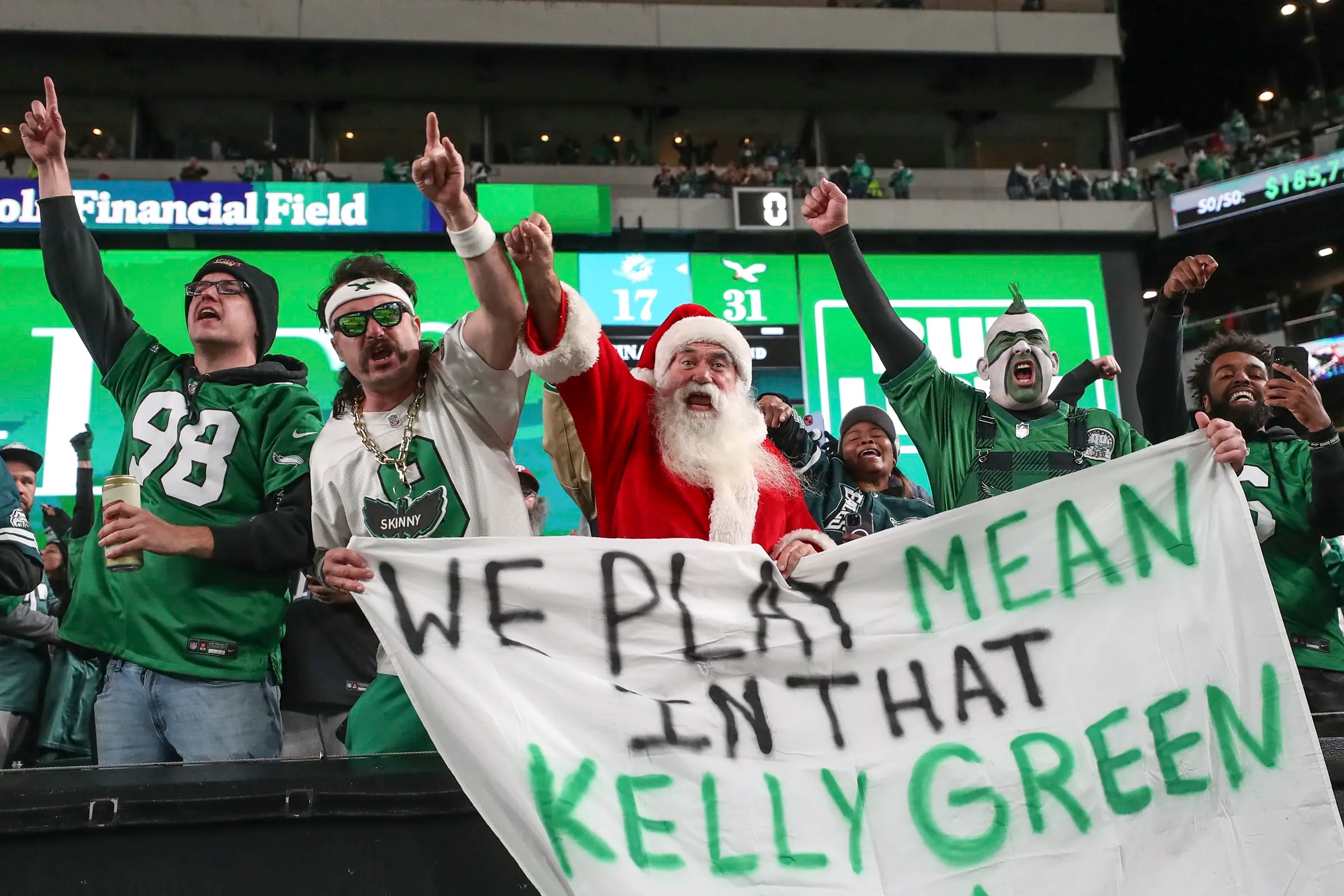 Twitter reacts to Eagles updating Lincoln Financial Field in Kelly