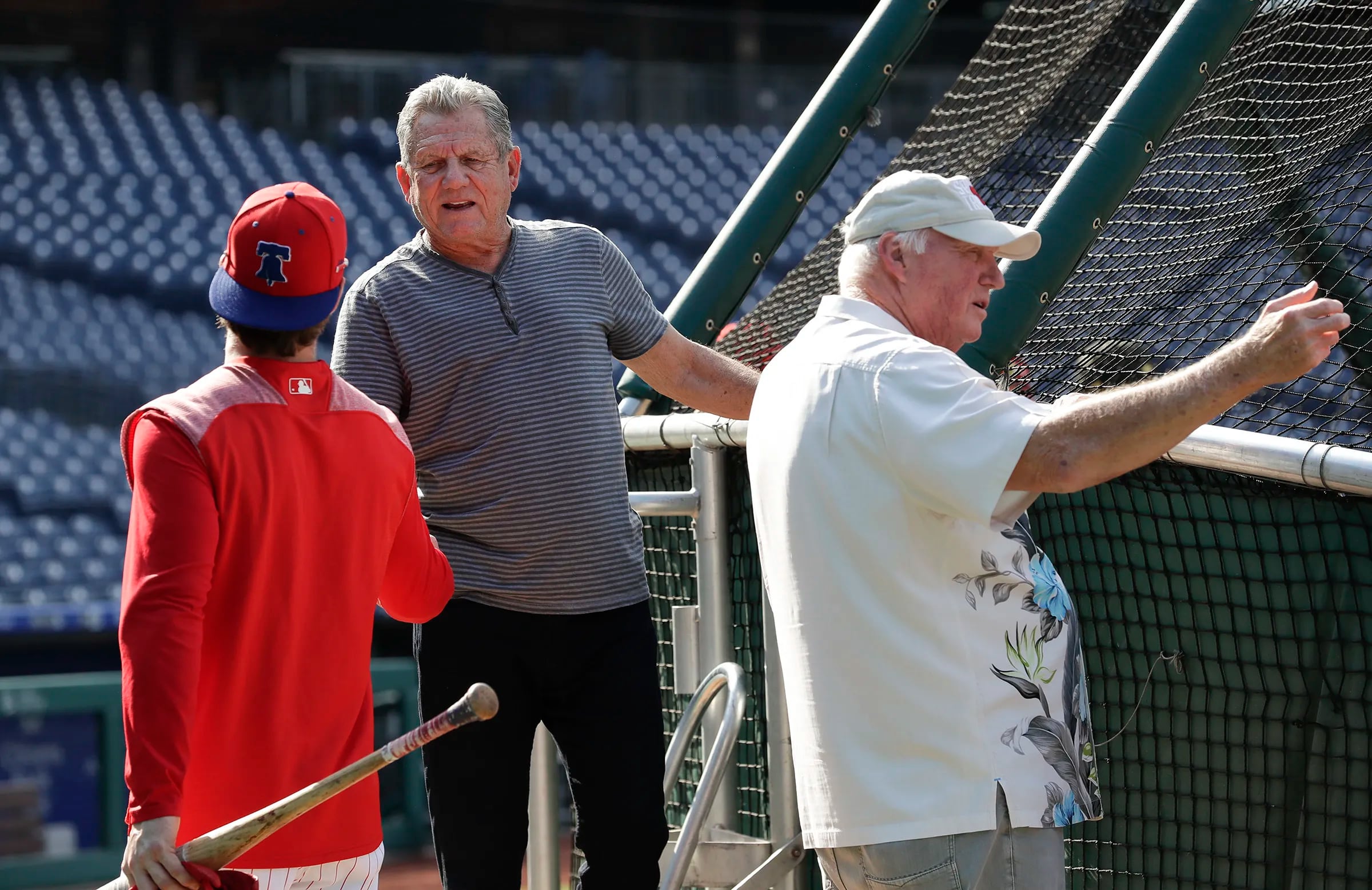 Phillies legends Charlie Manuel, Larry Bowa coach Warwick youth