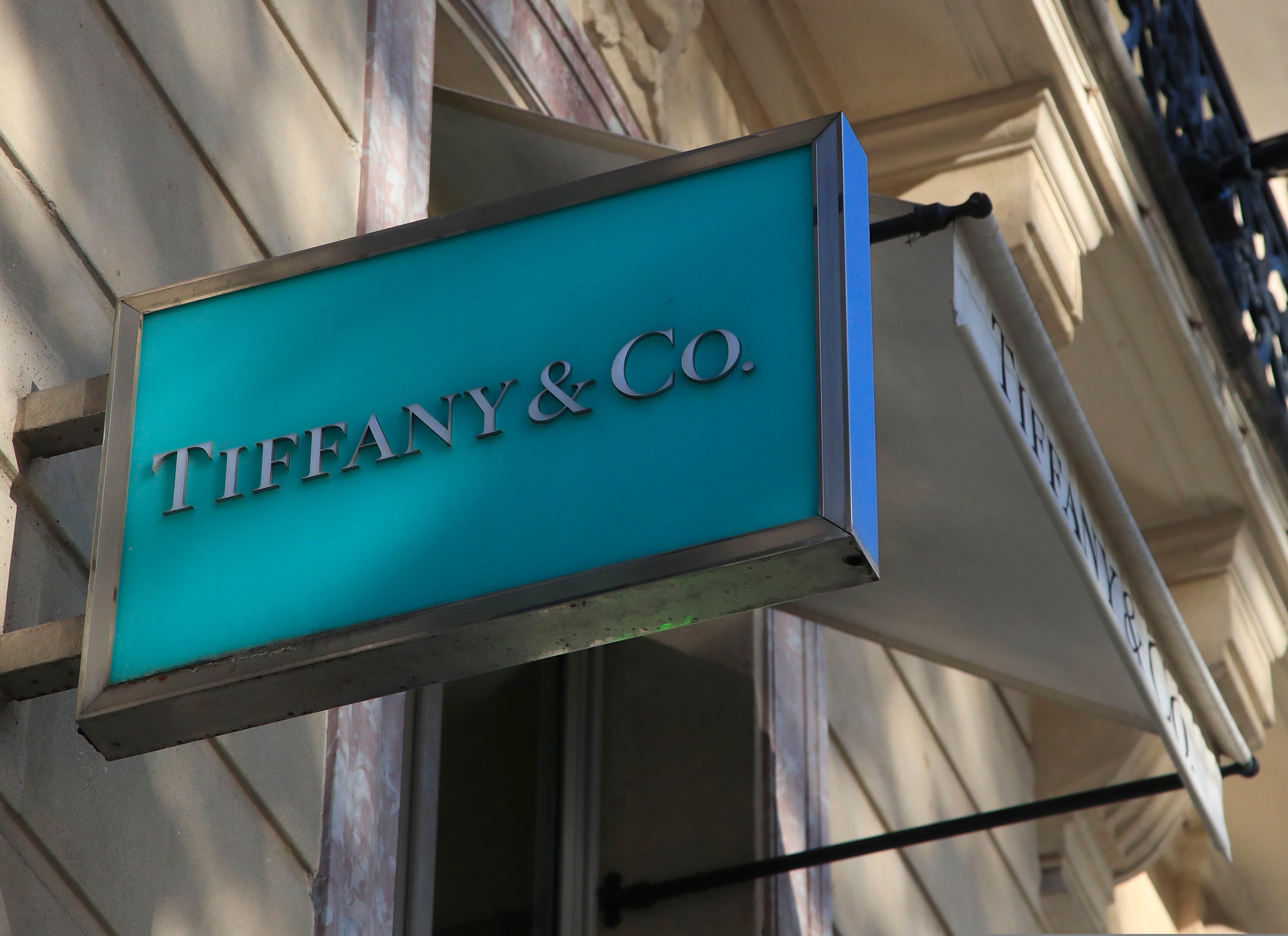 Tiffany, LVMH Are Said to Be Negotiating Lower Price on $16