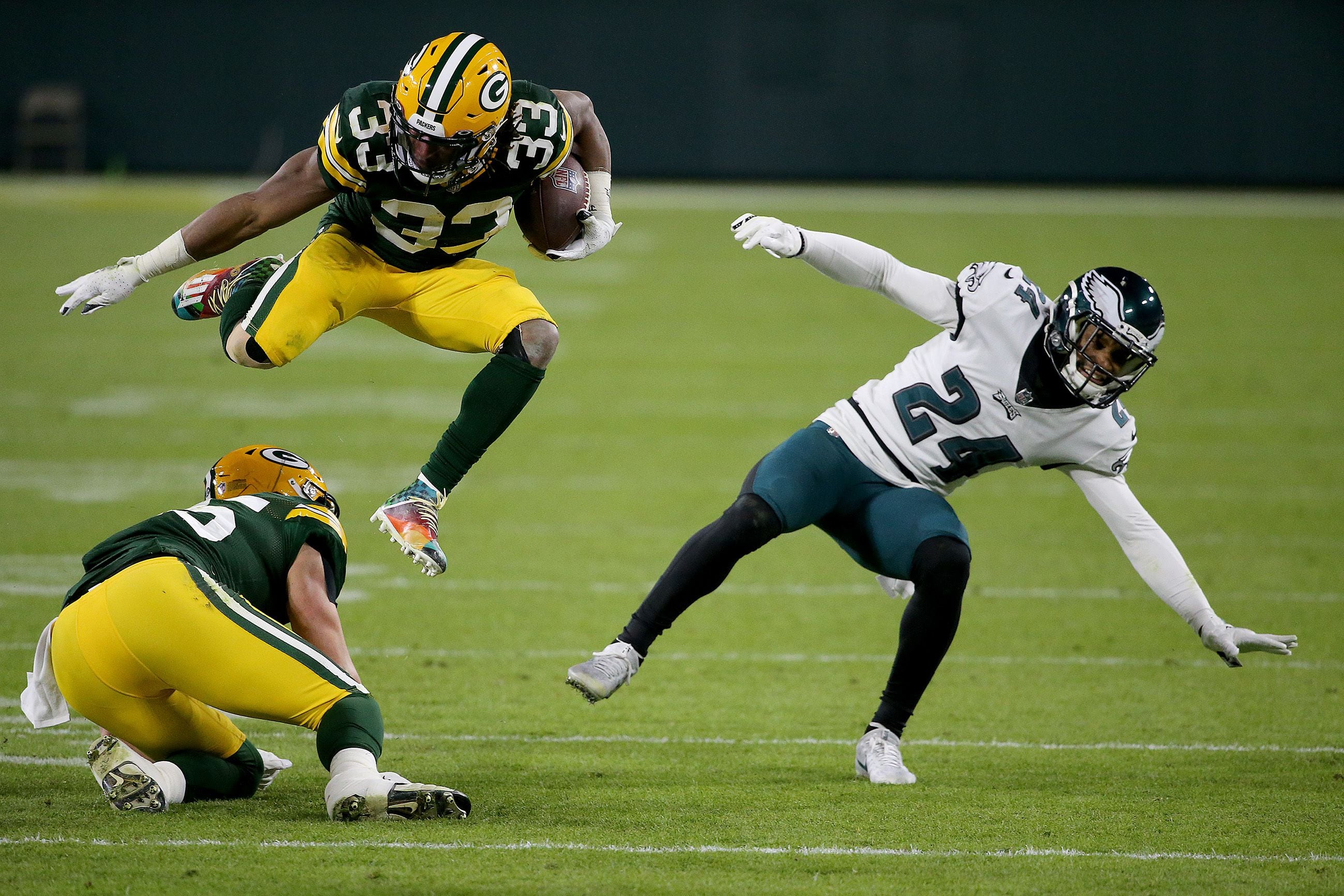 Green Bay Packers running back Aaron Jones (33) during an NFL football game  against the Philadelphia Eagles, Sunday, Nov. 27, 2022, in Philadelphia.  (AP Photo/Rich Schultz Stock Photo - Alamy