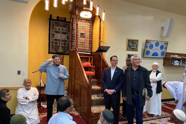 Josh Shapiro, then a gubernatorial candidate, joined Muslim community members during Ramadan in April 2022.