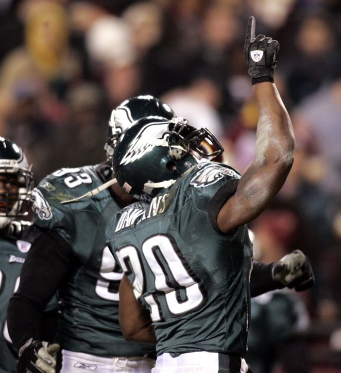 Ex-Eagle Dawkins humbled by jersey retirement on Sunday