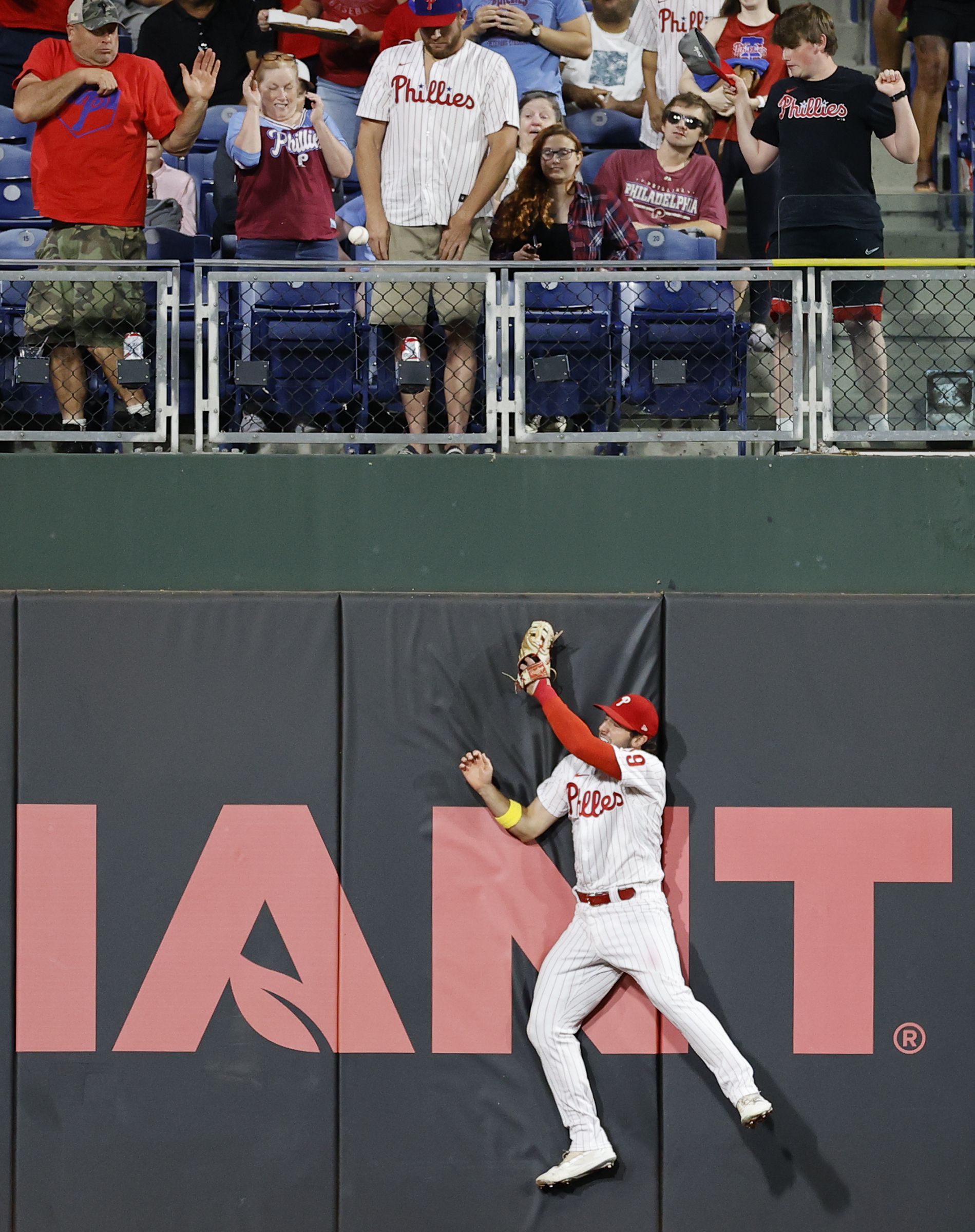 Phillies manager Rob Thomson making sure players adapt to MLB rules changes