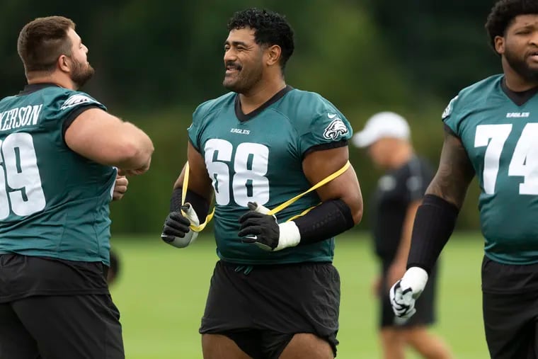 Jordan Mailata (center) has become one of the vocal leaders along the Eagles' offensive line.