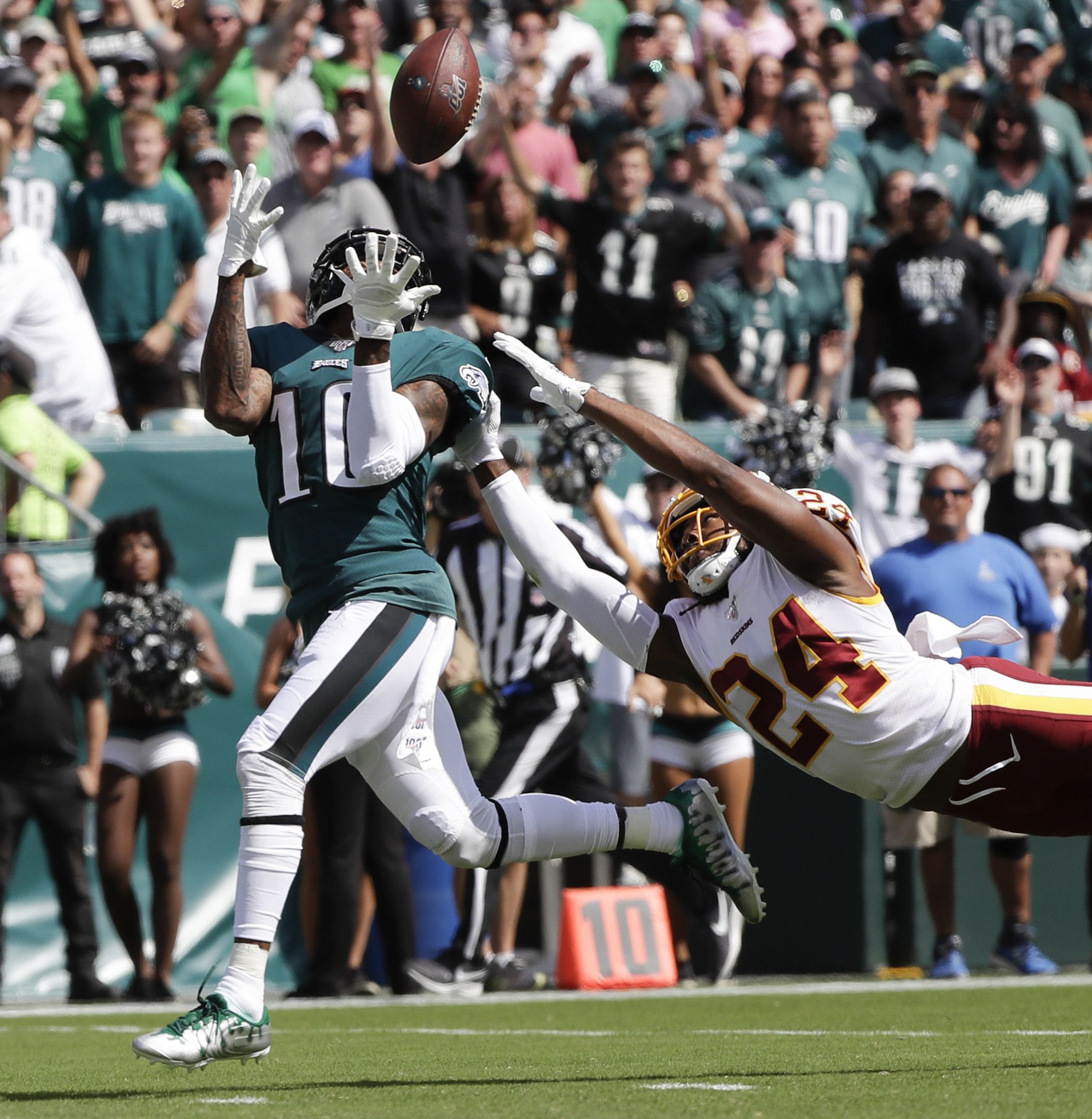 He was a legend tonight': Eagles applaud a demonstrative Carson Wentz's  effort, leadership despite falling short at Falcons 