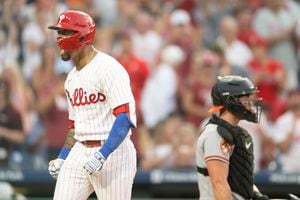 Edmundo Sosa with a rocket over the wall in left for his 10th of the year,  Phillies trail 6-5. #Phillies #MLB - Follow @Philliesupdates_…