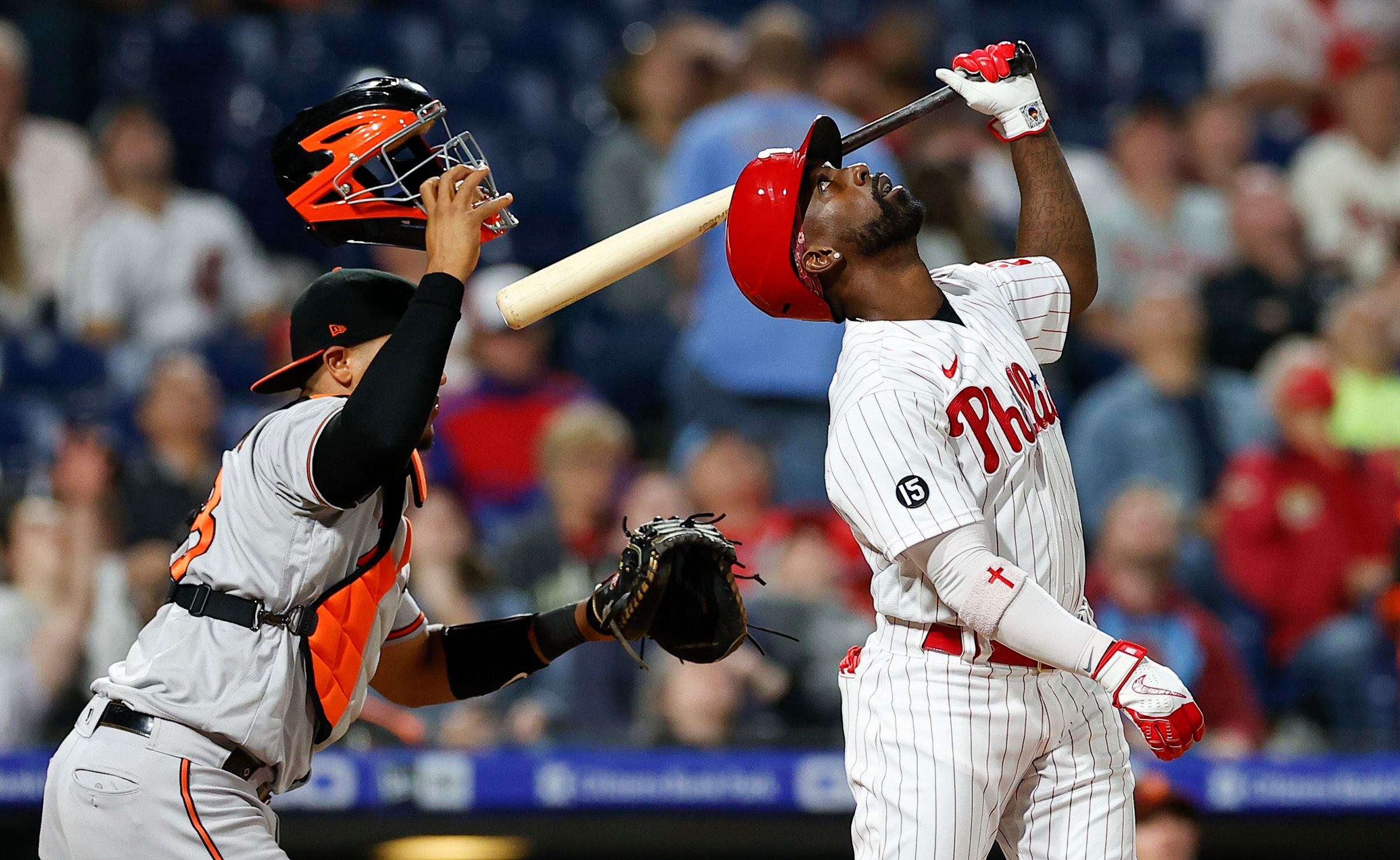 Galvis, Suarez lead Phillies over Arizona for 3rd win in row