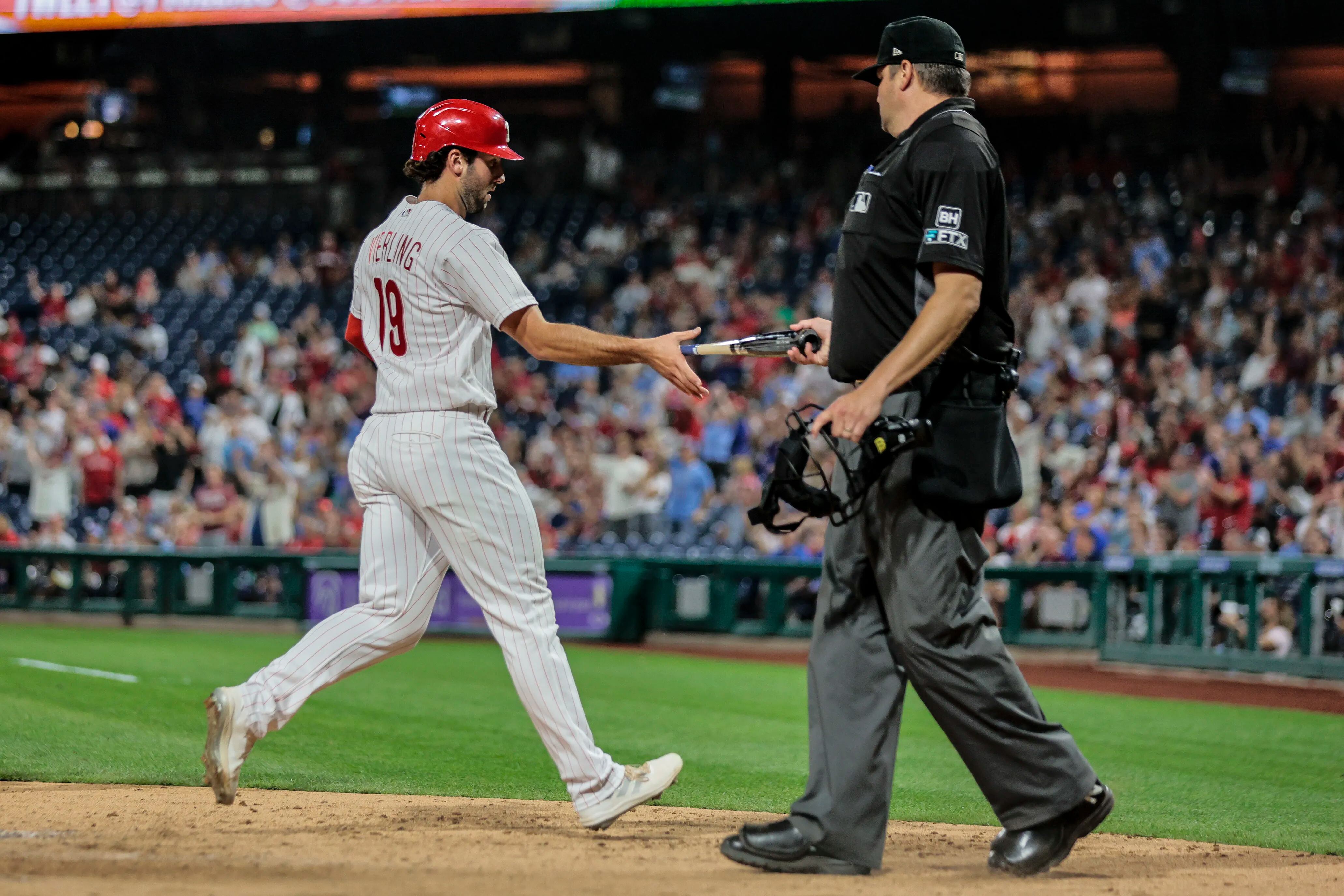 Matt Vierling's walk-off single in 10th lifts Phillies past Blue Jays to  end losing streak - CBS Philadelphia