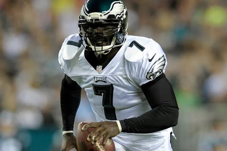 Michael Vick raced LeSean McCoy and won 