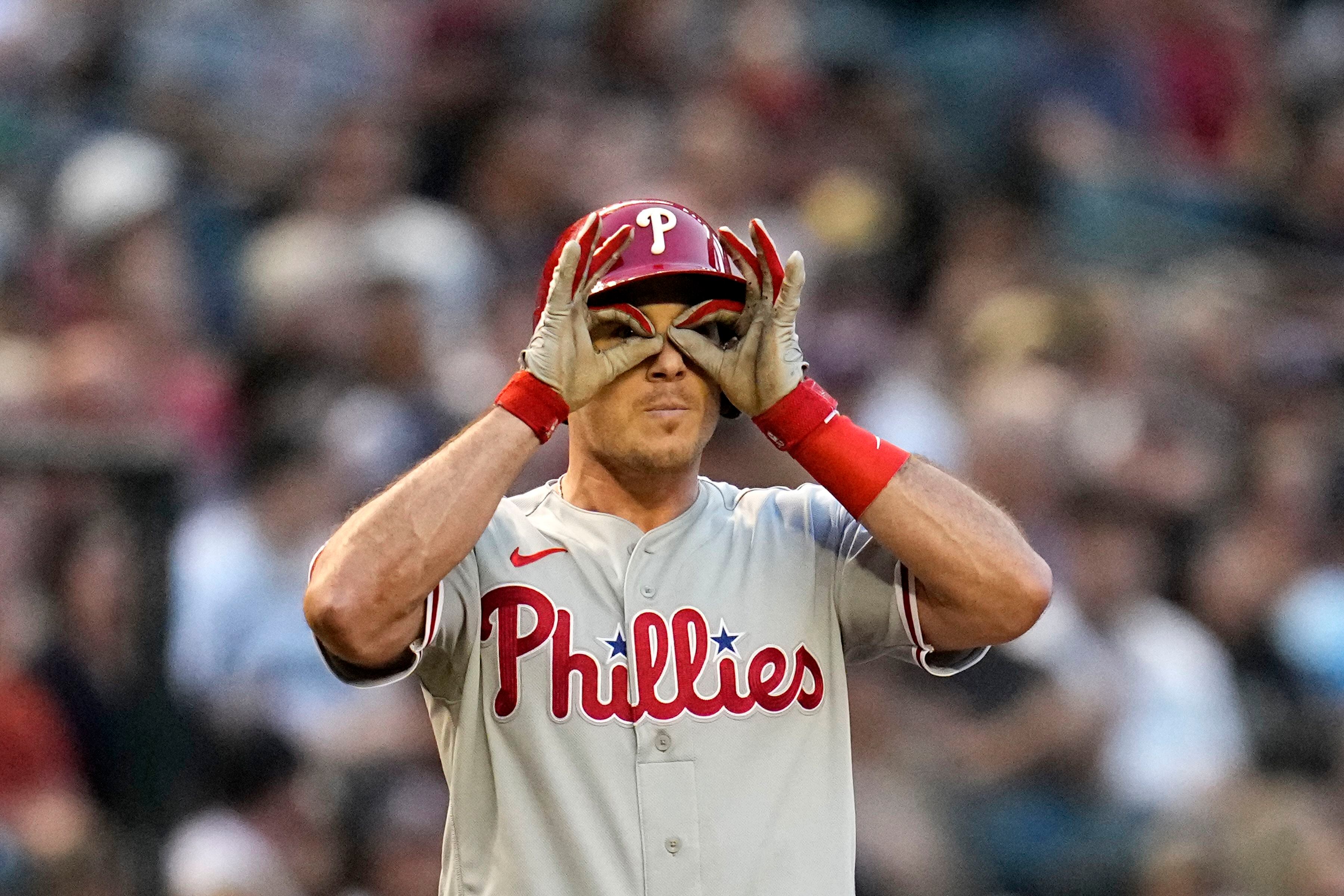 Phillies catcher J.T. Realmuto hits for the cycle, tussles with  Diamondbacks manager