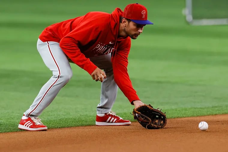 We cannot stop watching this perfect baseball slide
