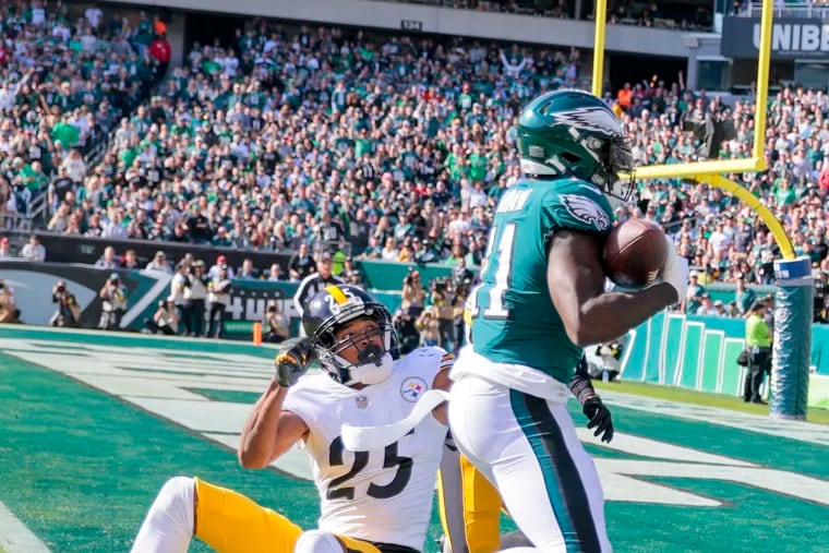 A.J. Brown's 3 TD Catches Help Eagles Grab Halftime Lead Over