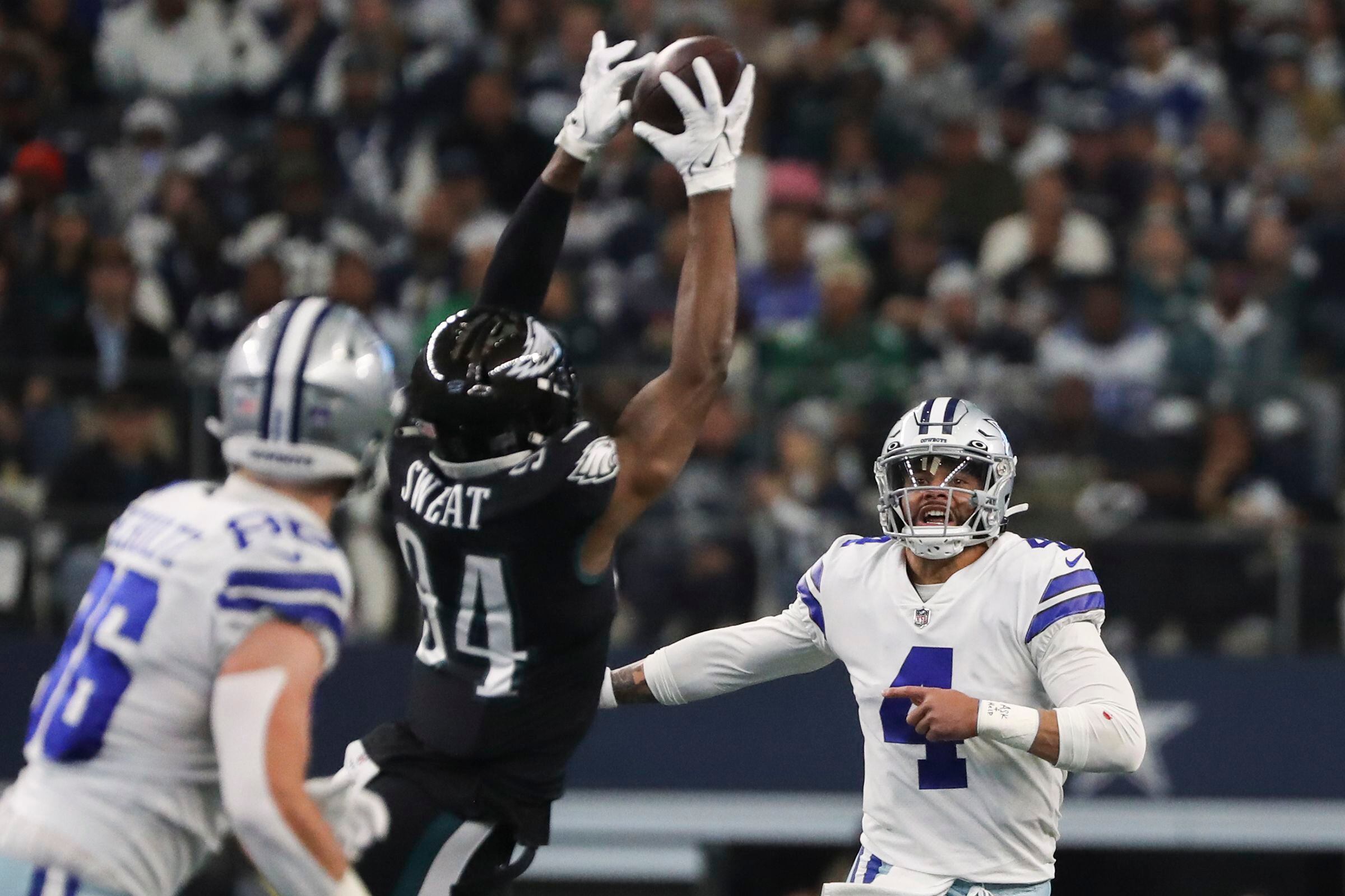 Eagles unravel with 4 turnovers vs. Cowboys, spoil chance to clinch NFC's  top seed - The Athletic