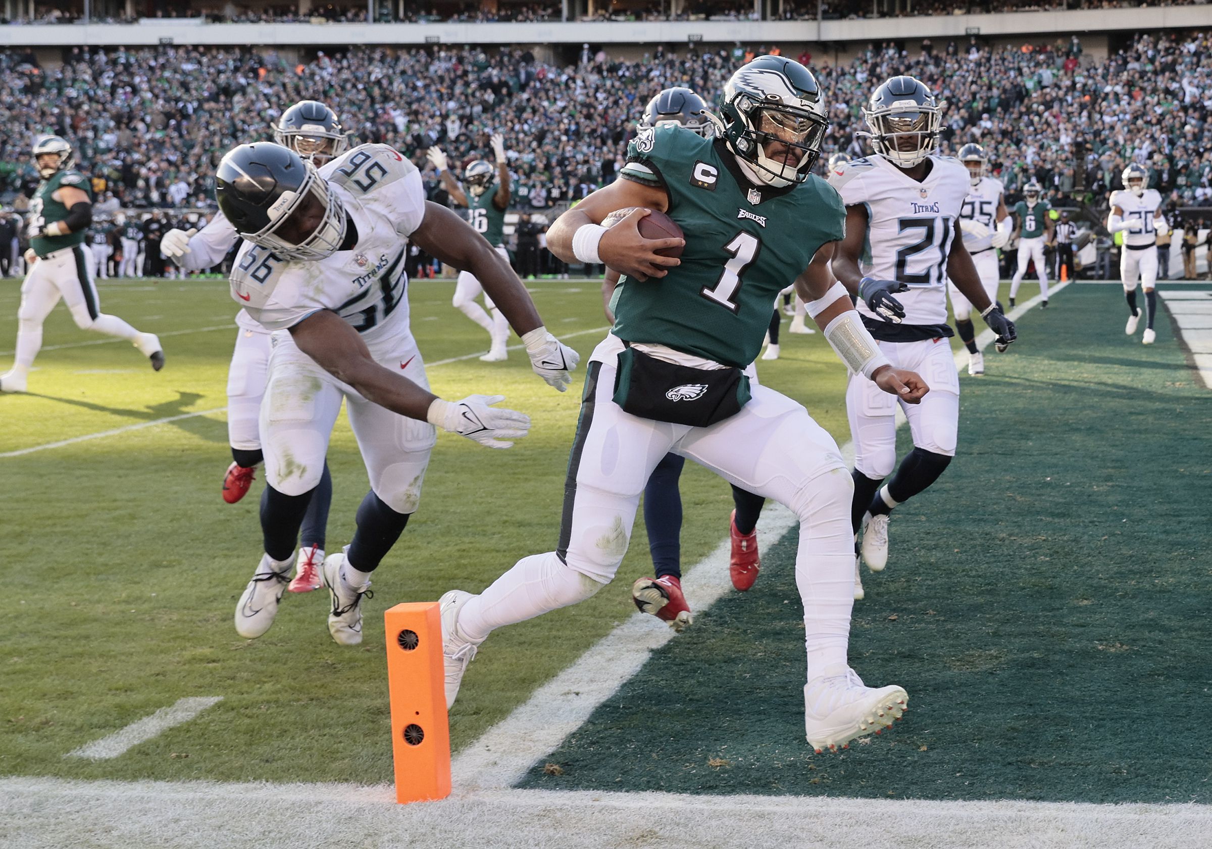 Recap: A.J. Brown and the Eagles torch the Titans, 35-10 - Music