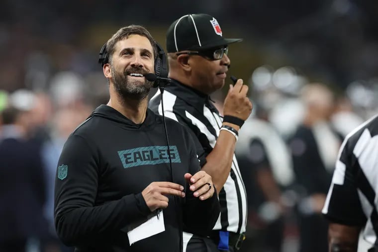 Coach Nick Sirianni smiles as the Eagles run down the clock late in the fourth quarter of the season opener against the Packers.