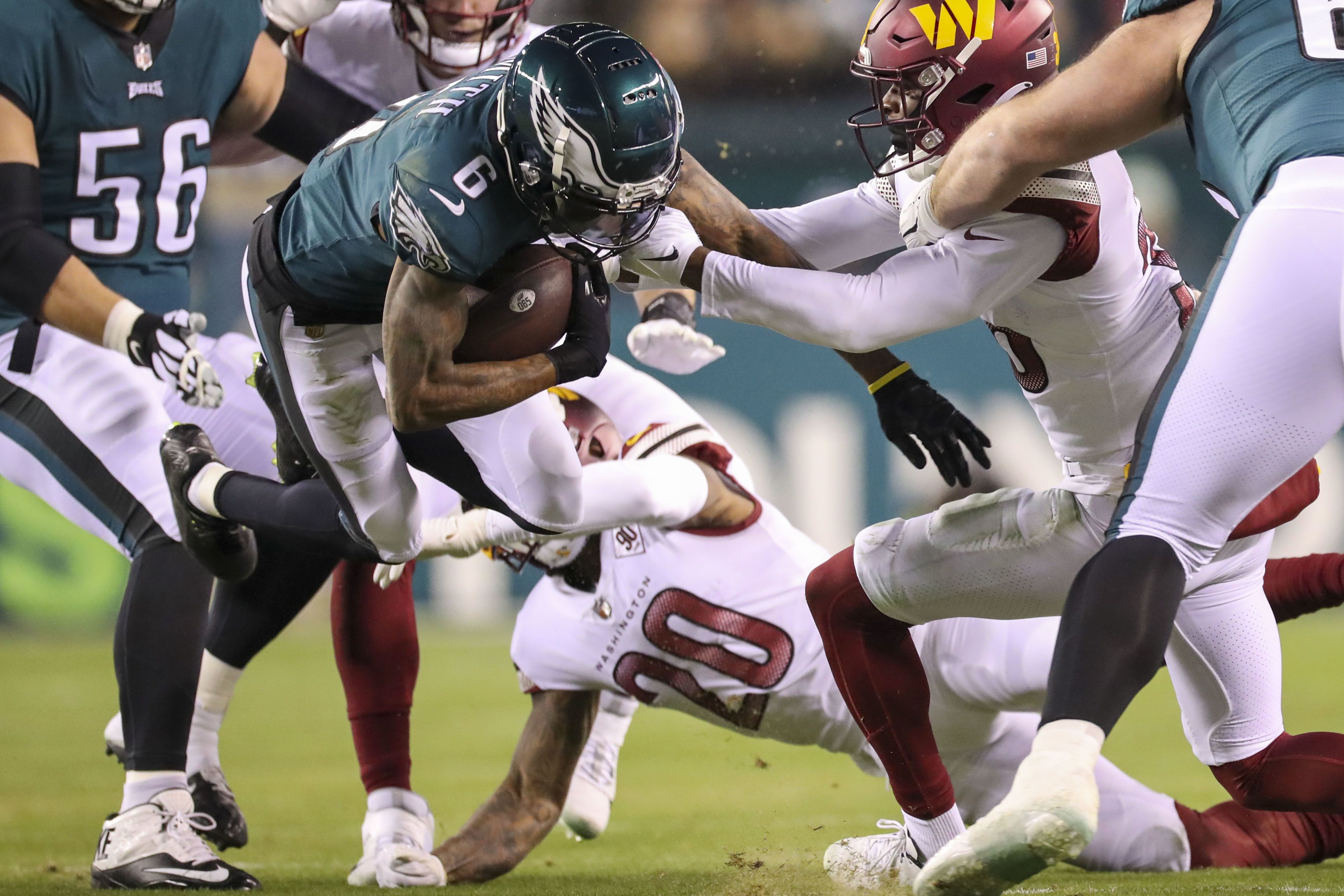 Eagles' Quez Watkins hosts football camp in Athens, Community Events