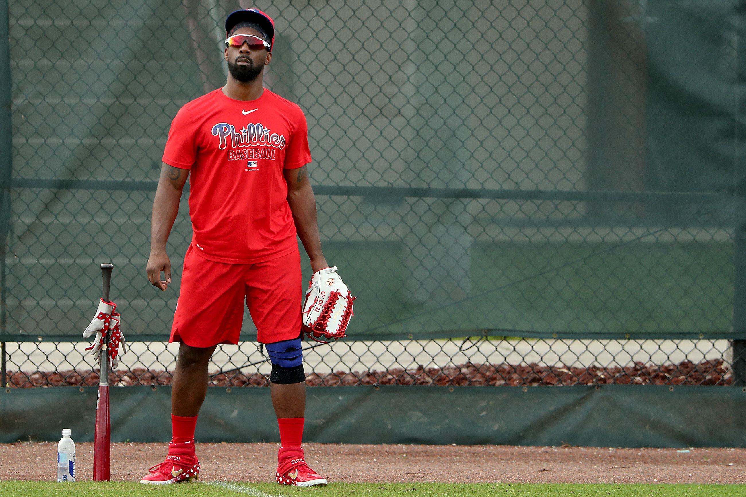 Philadelphia Phillies' Andrew McCutchen suffers knee injury trying to avoid  tag, asks for prayers