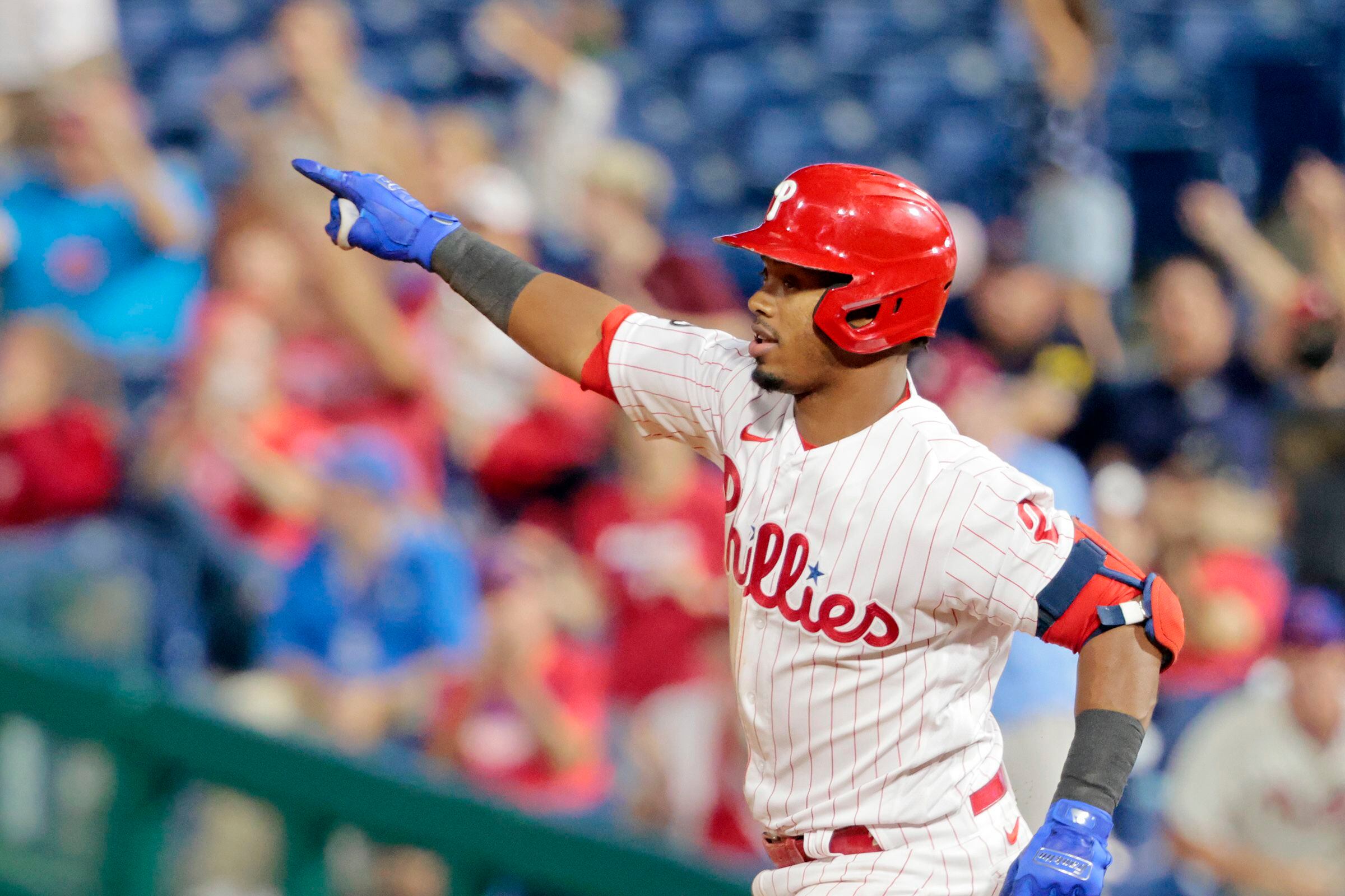 Odubel Herrera's beaut of a bunt answers Joe Girardi's plea for Phillies –  thereporteronline