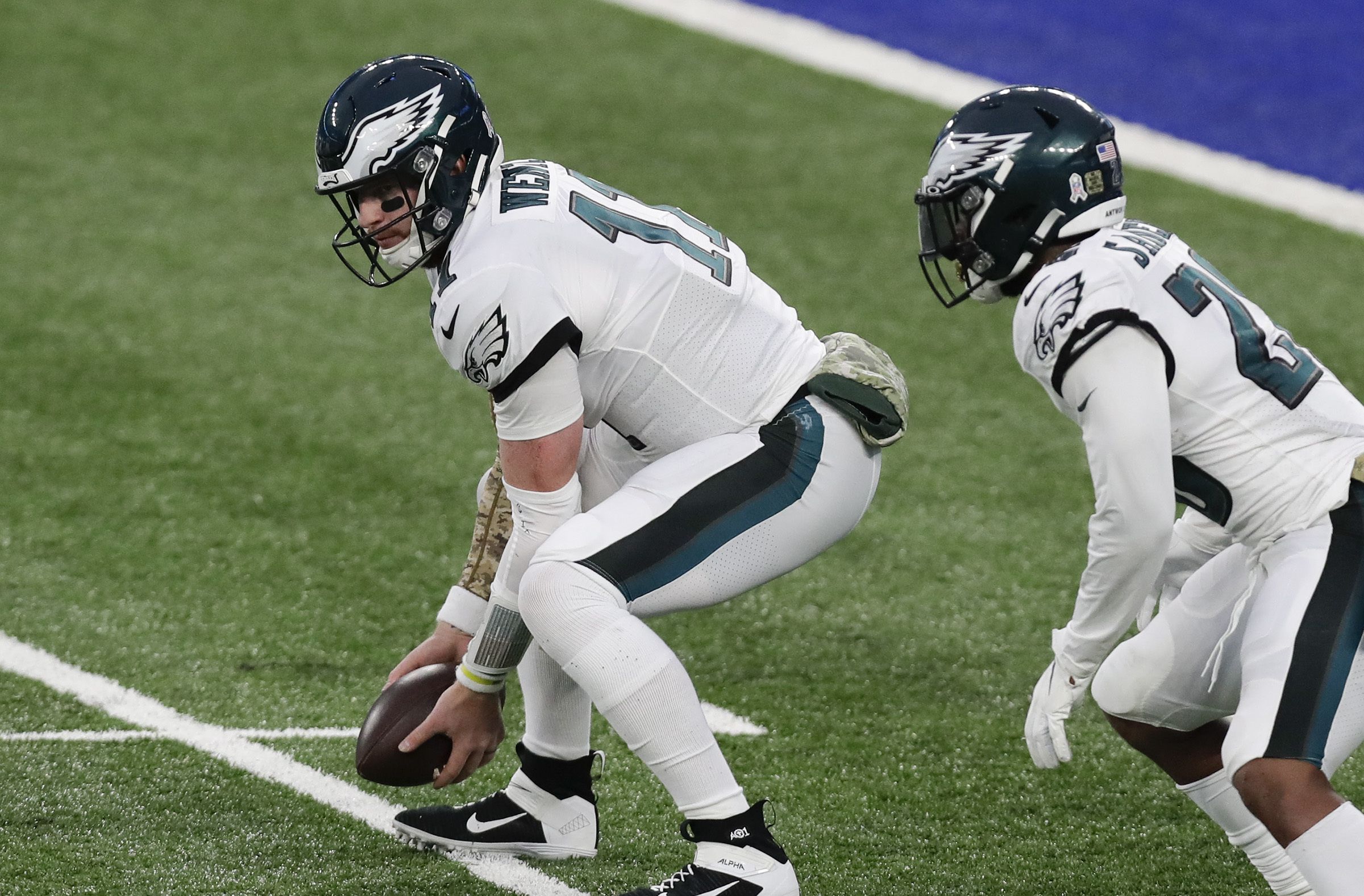 New York Giants 21-22 Philadelphia Eagles: Carson Wentz leads