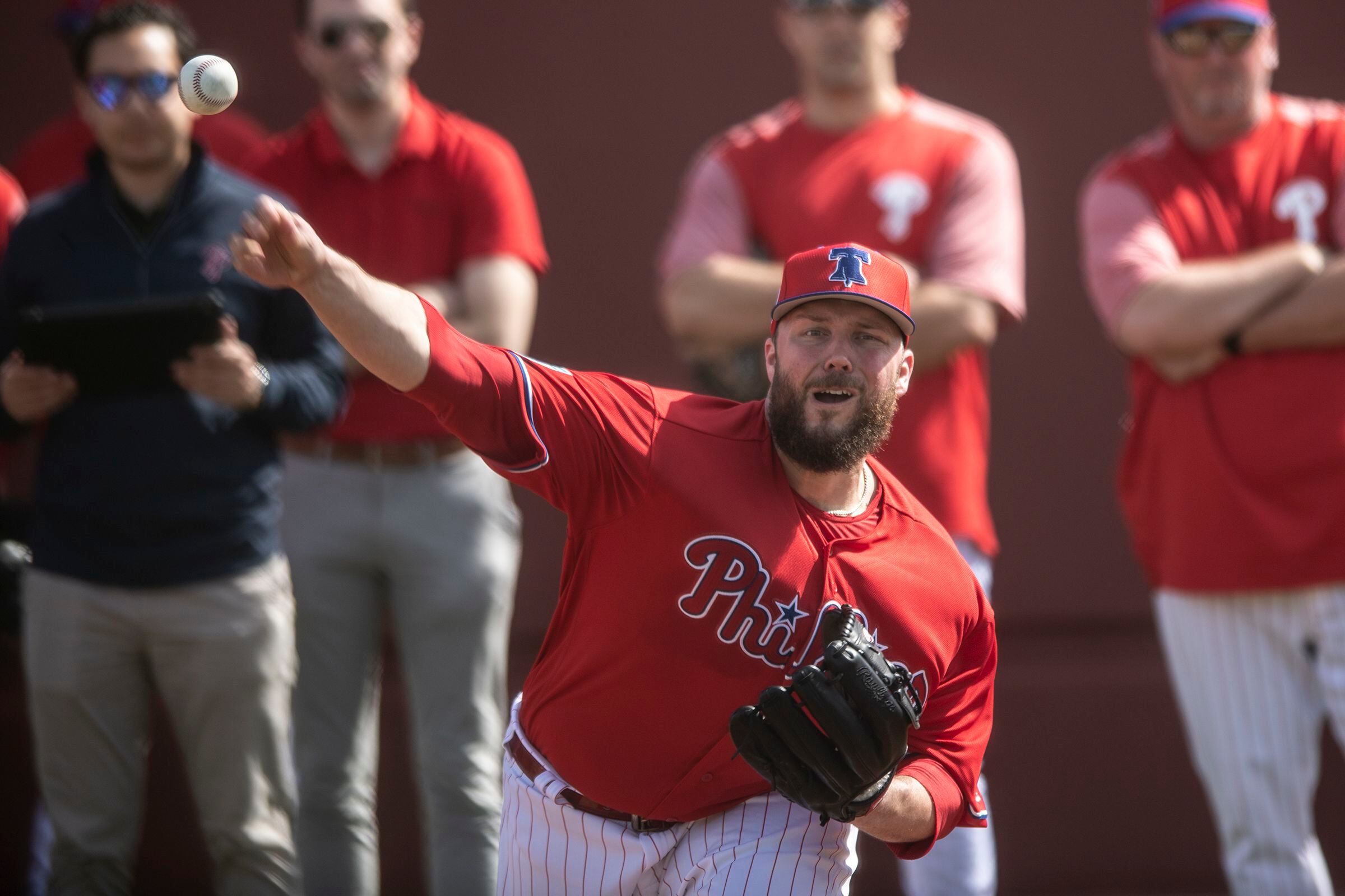 Allen Iverson threw the first pitch before the Phillies game (2019