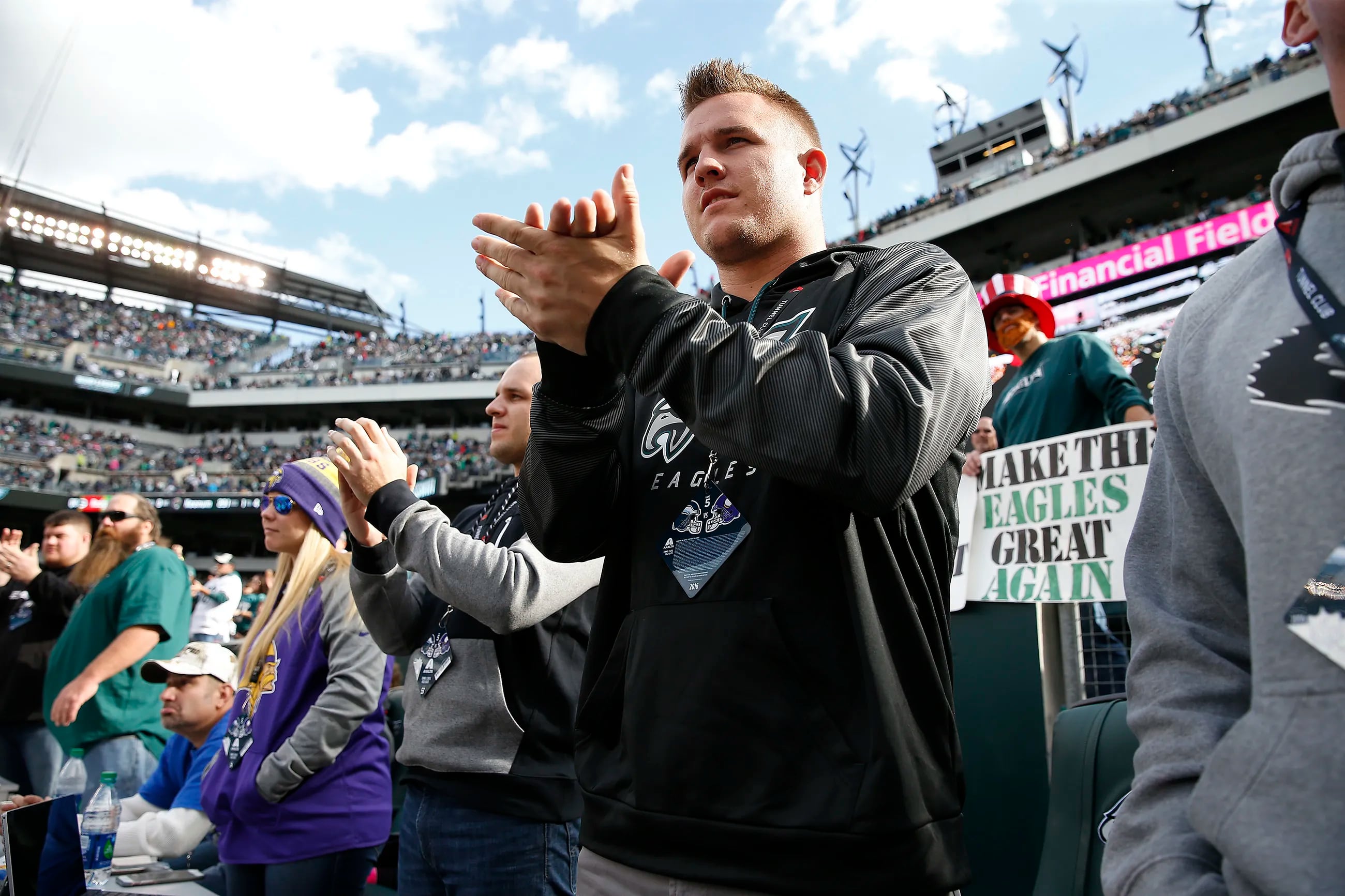 Mike Trout, celebrities turn out for Eagles wearing Kelly greens