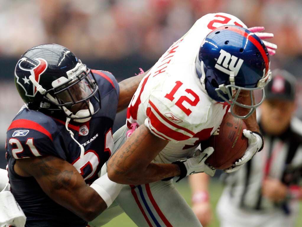 December 07, 2008: Philadelphia Eagles tight end L.J. Smith (82) during the  Eagles 20-14 win over the Giants at Giants Stadium in East Rutherford, NJ.  (Icon Sportswire via AP Images Stock Photo - Alamy