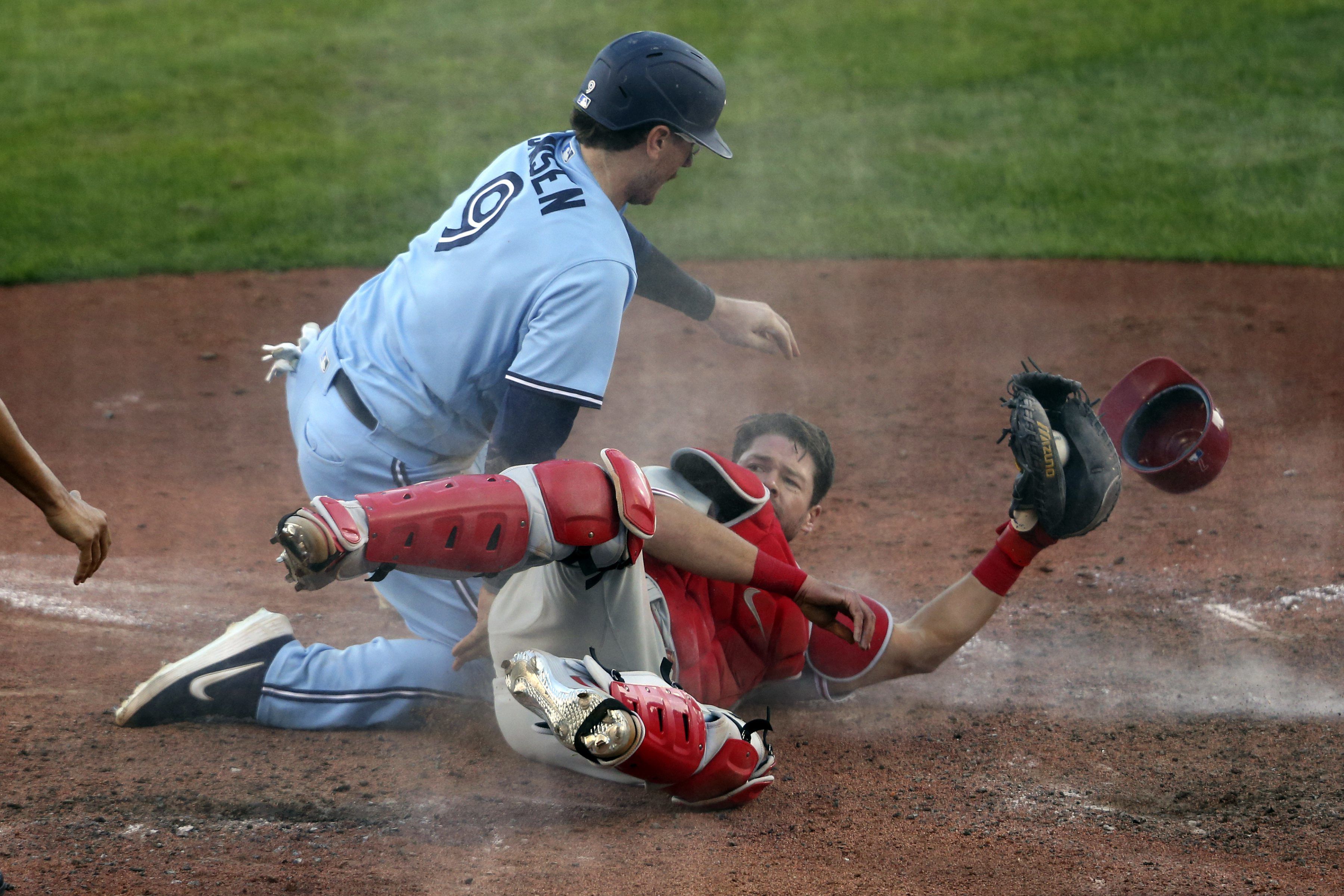 Jays lay a 14-9 beating on Philadelphia Phillies