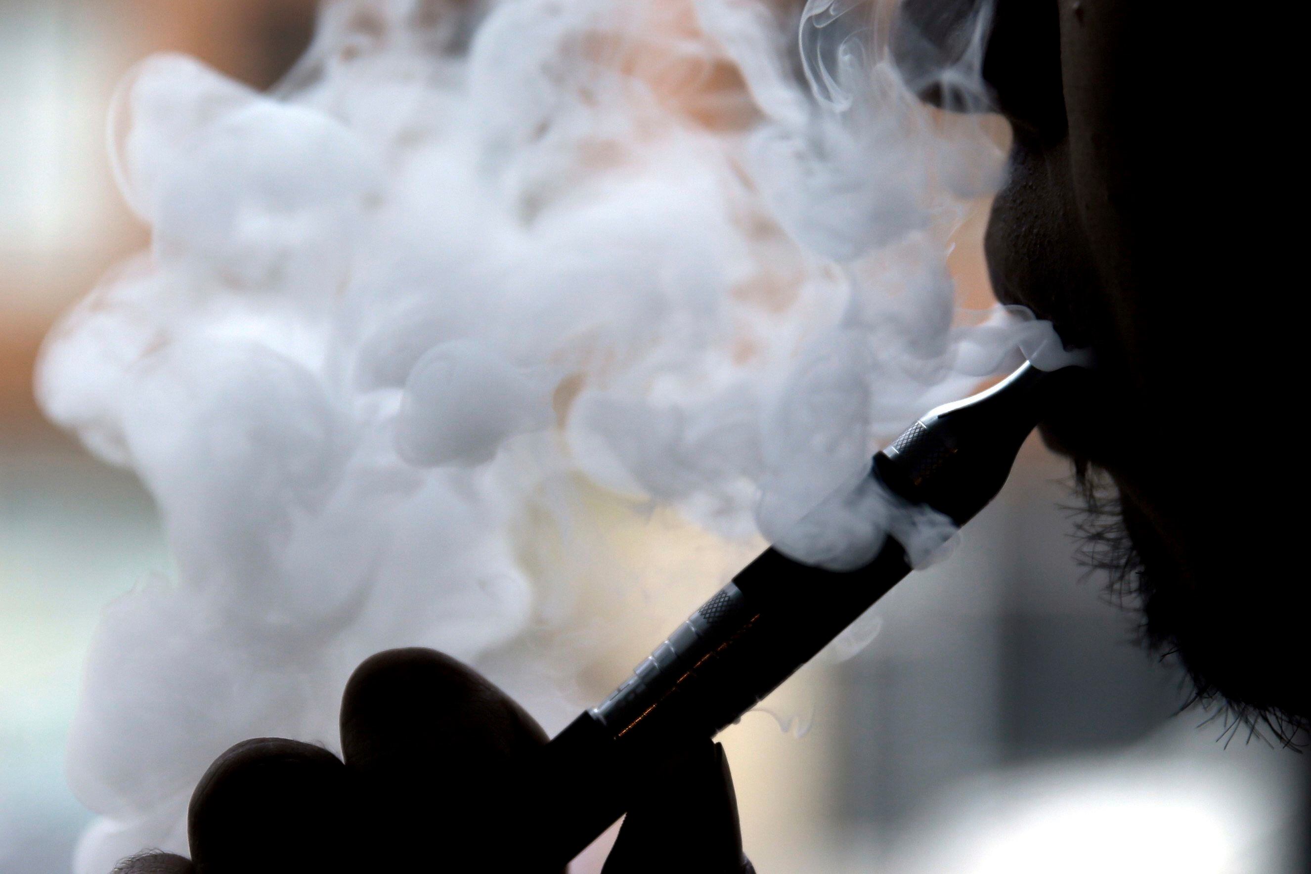 Vaping e cigarettes linked to 215 cases of severe lung illness in 25