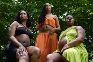 12 Online Pregnancy Support Groups for Black Moms