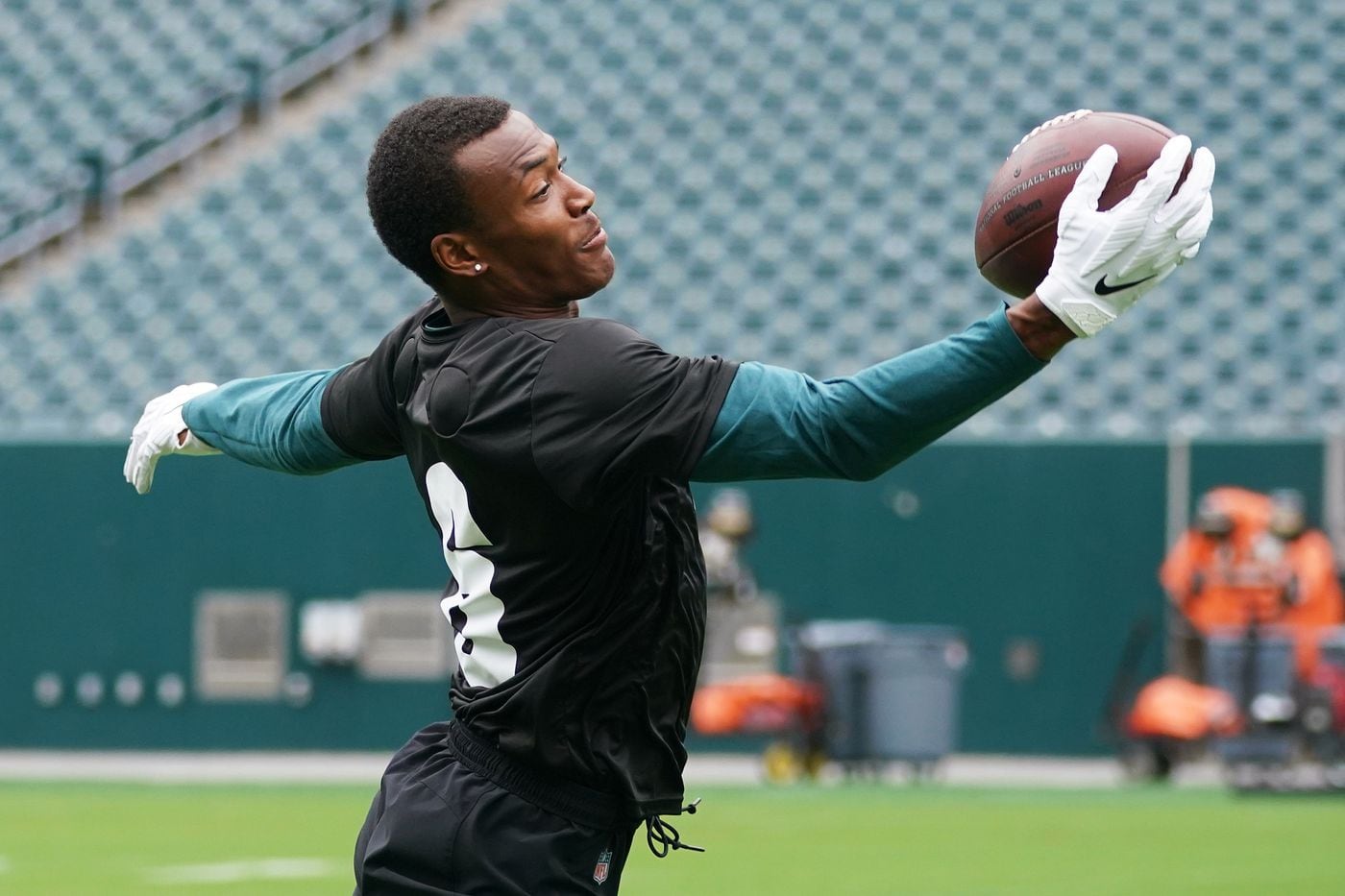 DeVonta Smith made a casual one-handed catch in Friday's final practice of organized team activities. He seems ready for the spotlight.