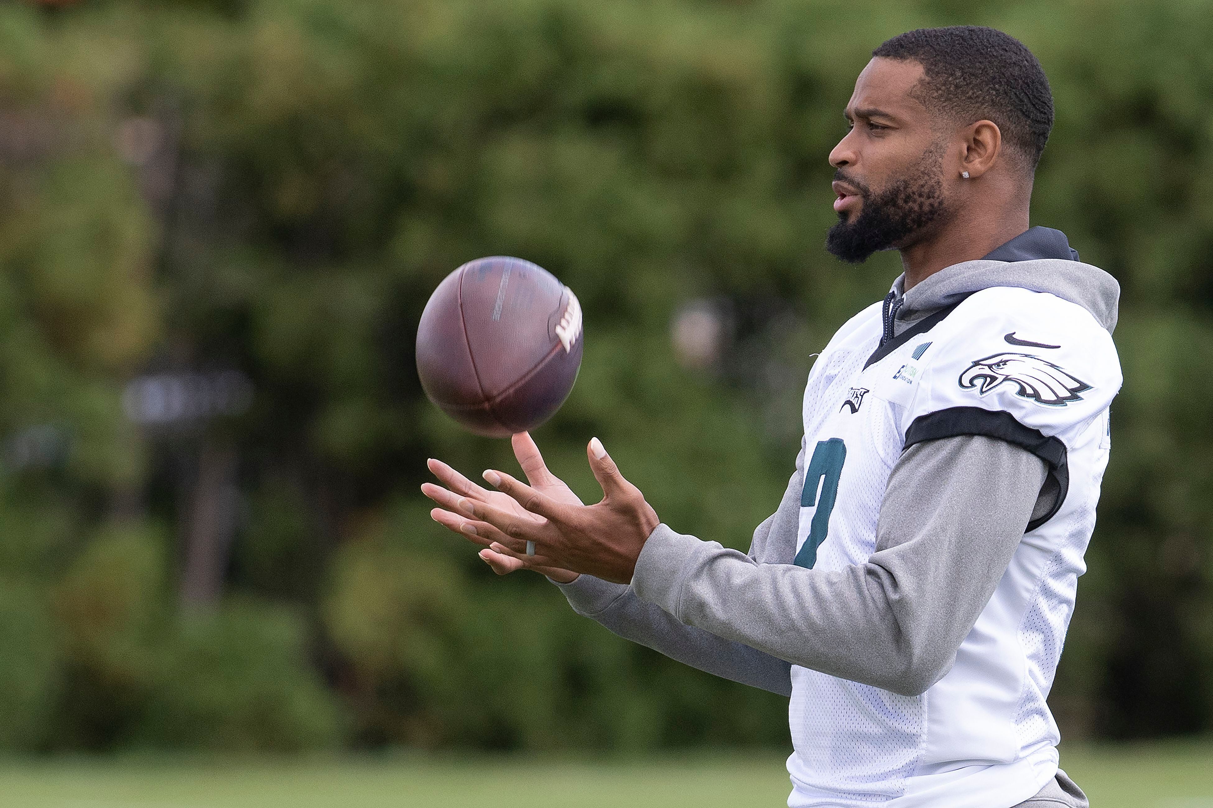 A.J. Brown, Darius Slay have intense matchup in Eagles' training camp