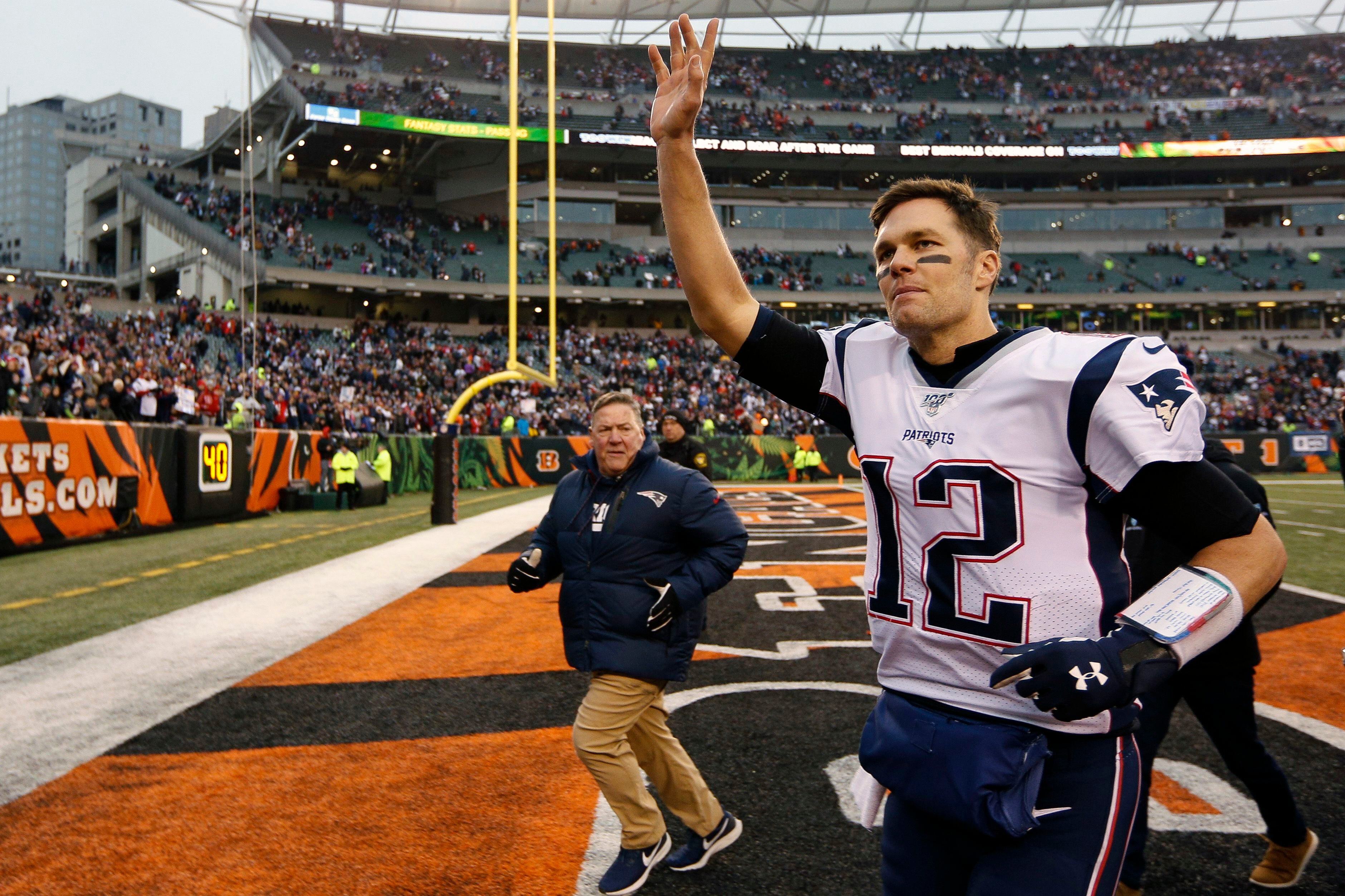 Buccaneers Sign QB Tom Brady in Free Agency