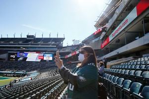 Eagles welcome back fans to Lincoln Financial Field in a limited