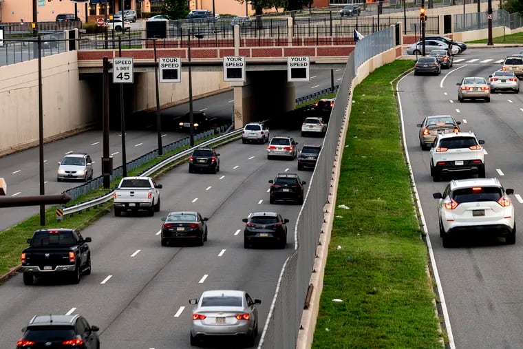 Traffic on the Roosevelt Expressway near Holme Avenue in Northeast Philadelphia Aug. 25, 2022.