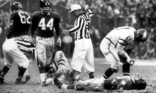 Philadelphia Eagles - Chuck Bednarik will forever be remembered for The  Hit, when he knocked out Giants running back Frank Gifford during a 1960  game