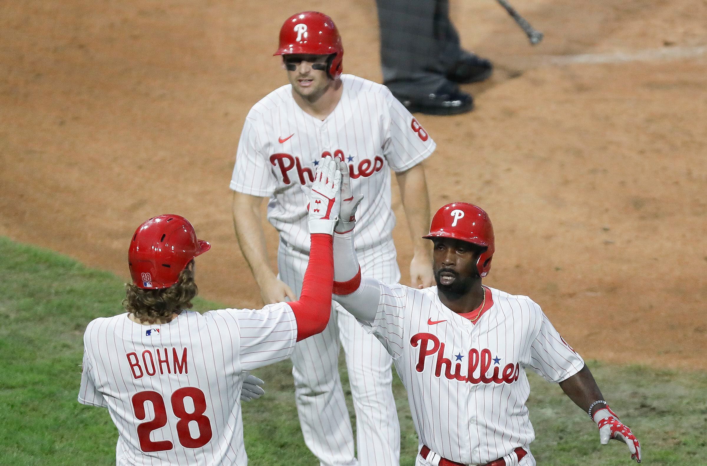 Hoskins, Nola lead Phillies to 4-3 win over Mets