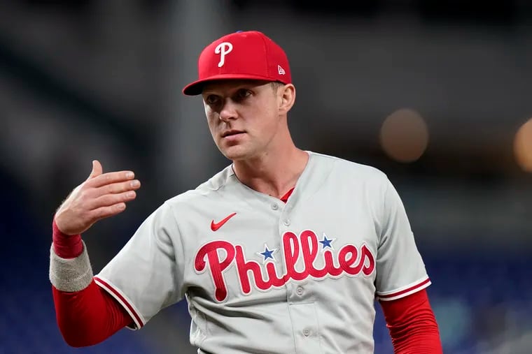 X-rays negative on Phillies' Rhys Hoskins' right hand after hit-by