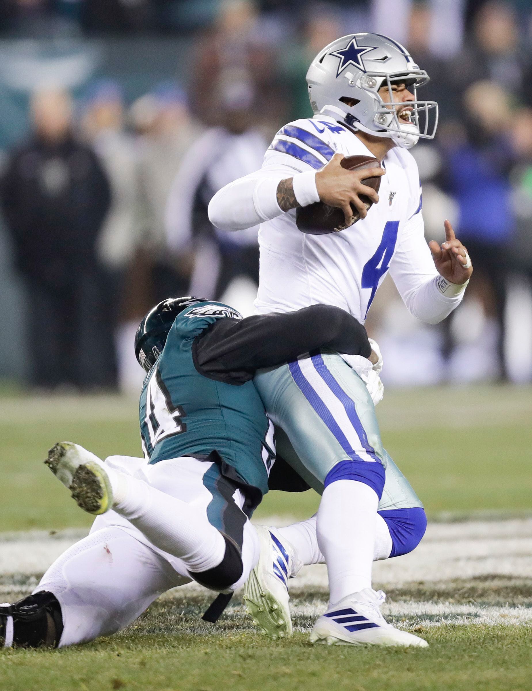 Wentz, Eagles deny Dallas the NFC East title with 17-9 win –