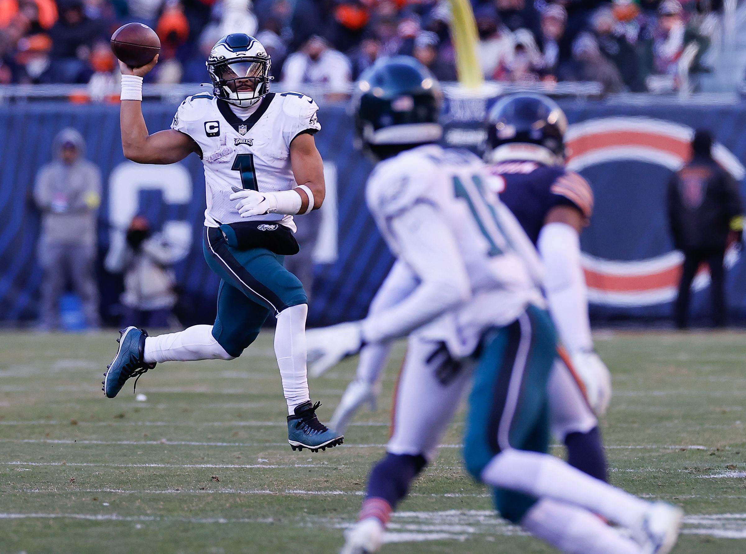 Hurts runs for 3 TDs as Eagles squeeze by Bears 25-20 - WHYY