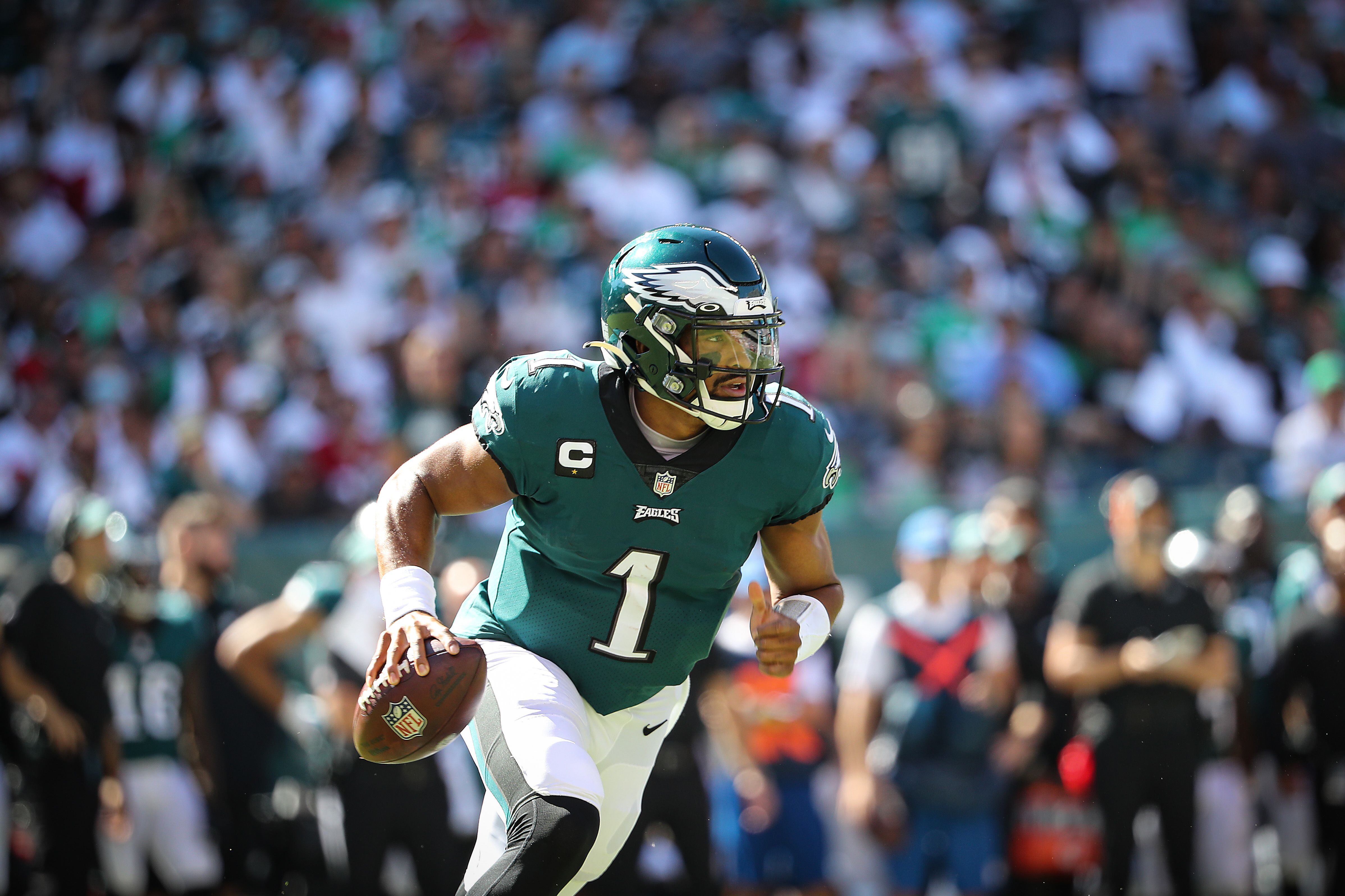 2021 Playoff Base 1st Down #113 Jalen Hurts /100 - Philadelphia Eagles