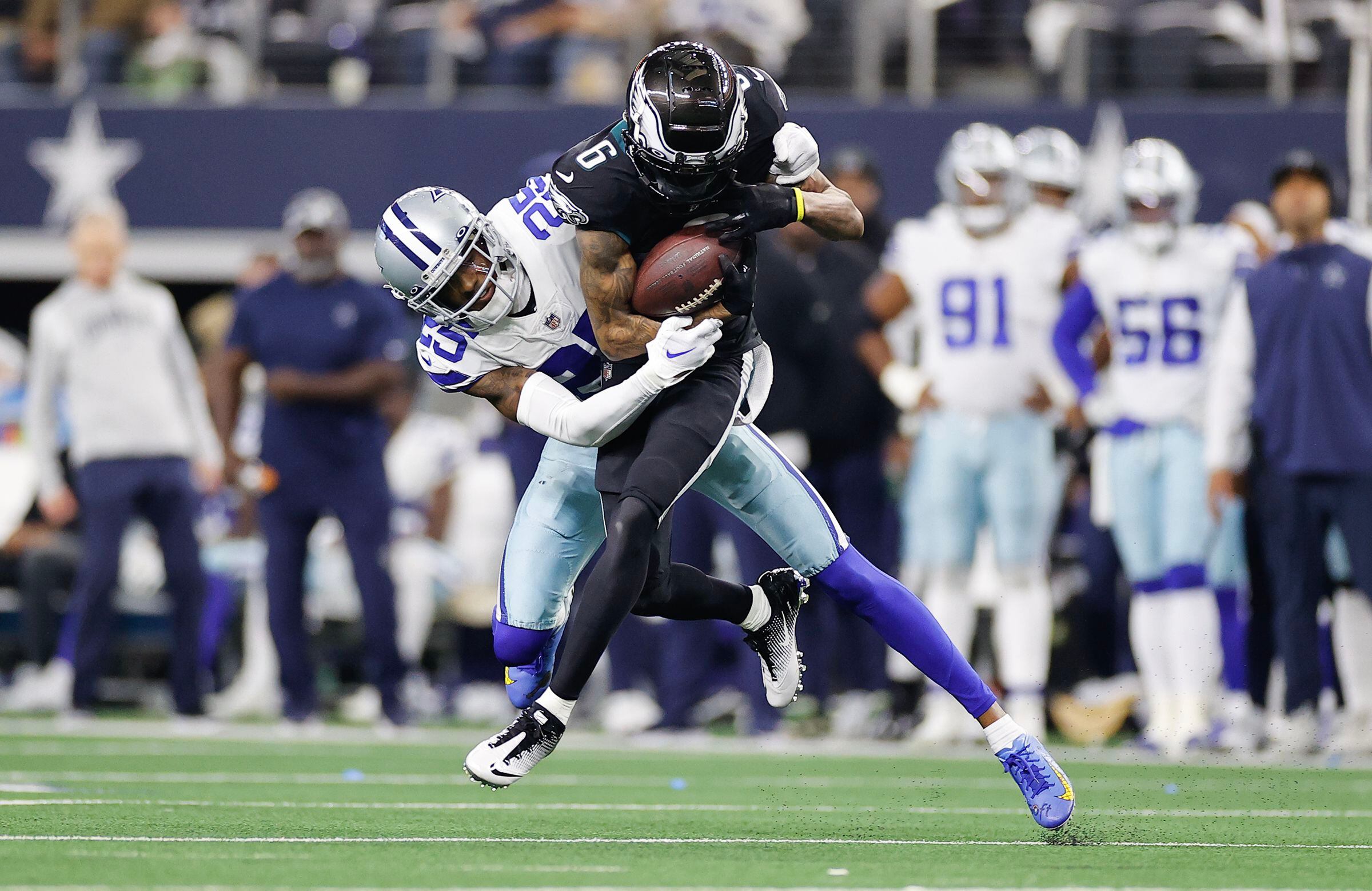 Eagles retake the lead vs. Cowboys on DeVonta Smith's second TD catch from  Gardner Minshew